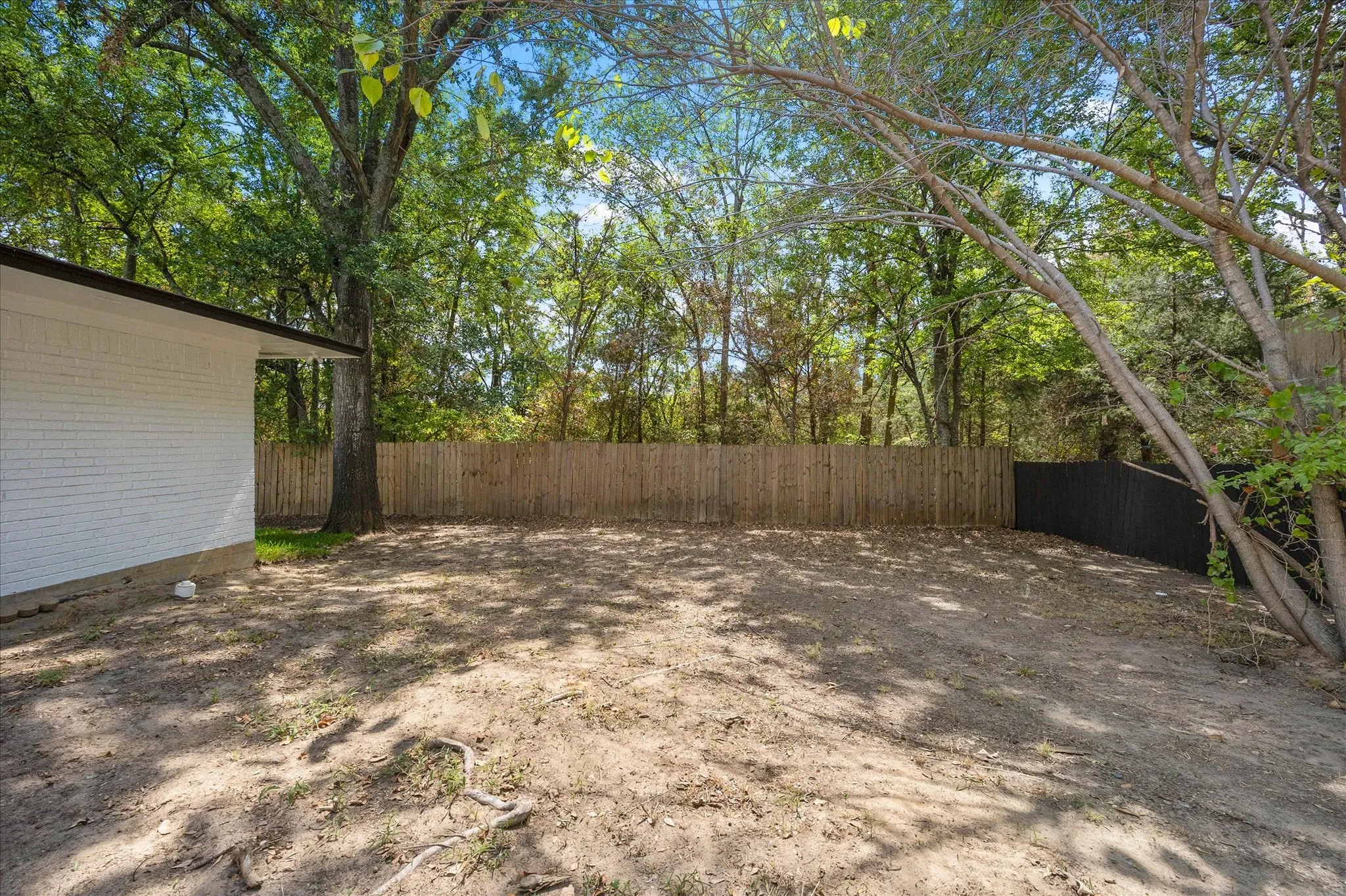 Single Family Residence For Sale in Van Zandt County , 205 Short Street, Canton, Texas 75103, 4 Bedroom, 4 Bathroom, Garage spaces, 2,670 Sqft, built in 1979, mls#21381357, Real Estate Agent in Canton, Homes For Sale in Van Zandt county, Homes For Sale in Canton, Realtor in Canton Texas, Real Estate Brokerage Independent Realty Texas, Luminita Cordes Realtor