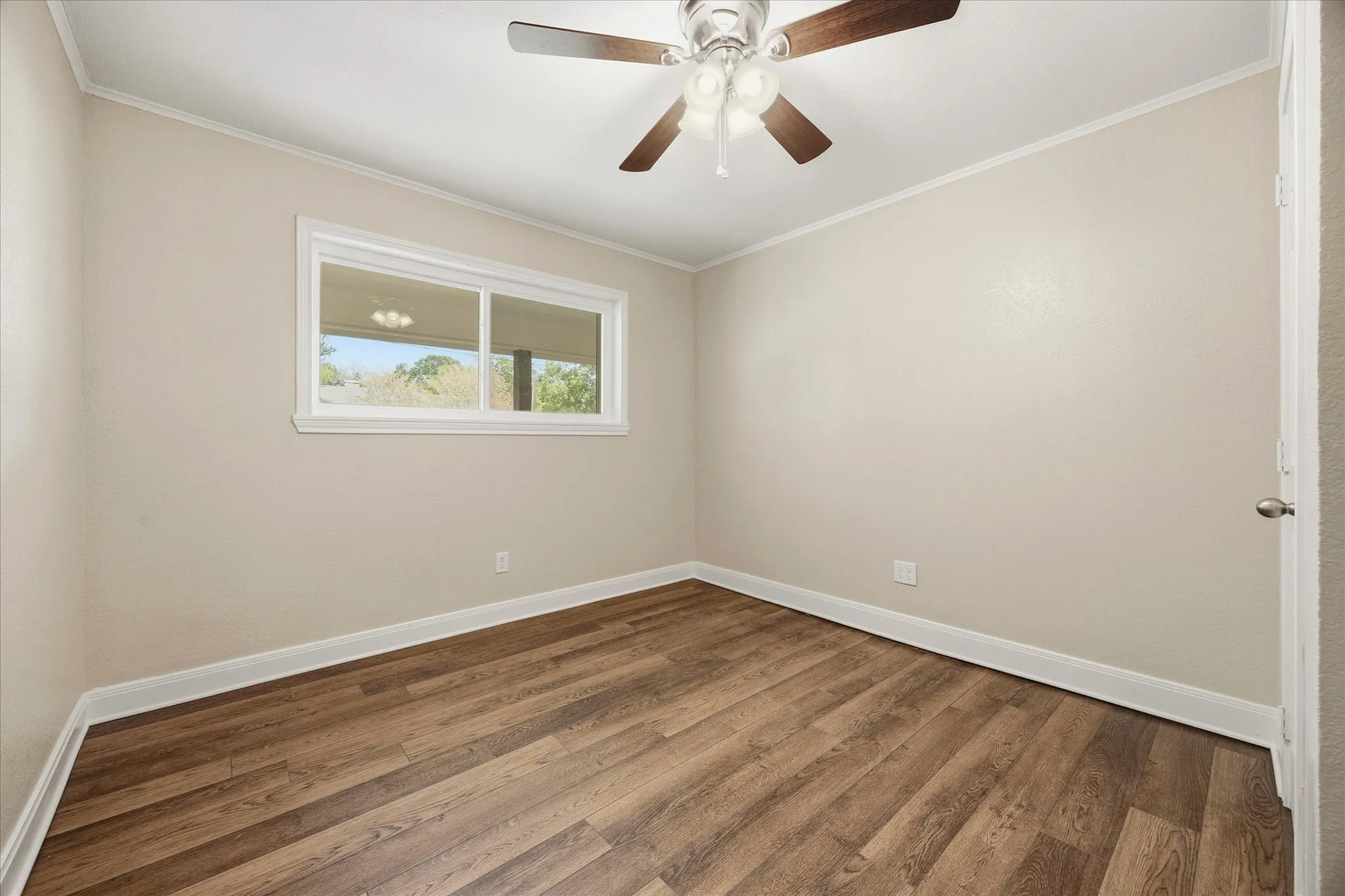 Single Family Residence For Sale in Van Zandt County , 205 Short Street, Canton, Texas 75103, 4 Bedroom, 4 Bathroom, Garage spaces, 2,670 Sqft, built in 1979, mls#21381357, Real Estate Agent in Canton, Homes For Sale in Van Zandt county, Homes For Sale in Canton, Realtor in Canton Texas, Real Estate Brokerage Independent Realty Texas, Luminita Cordes Realtor