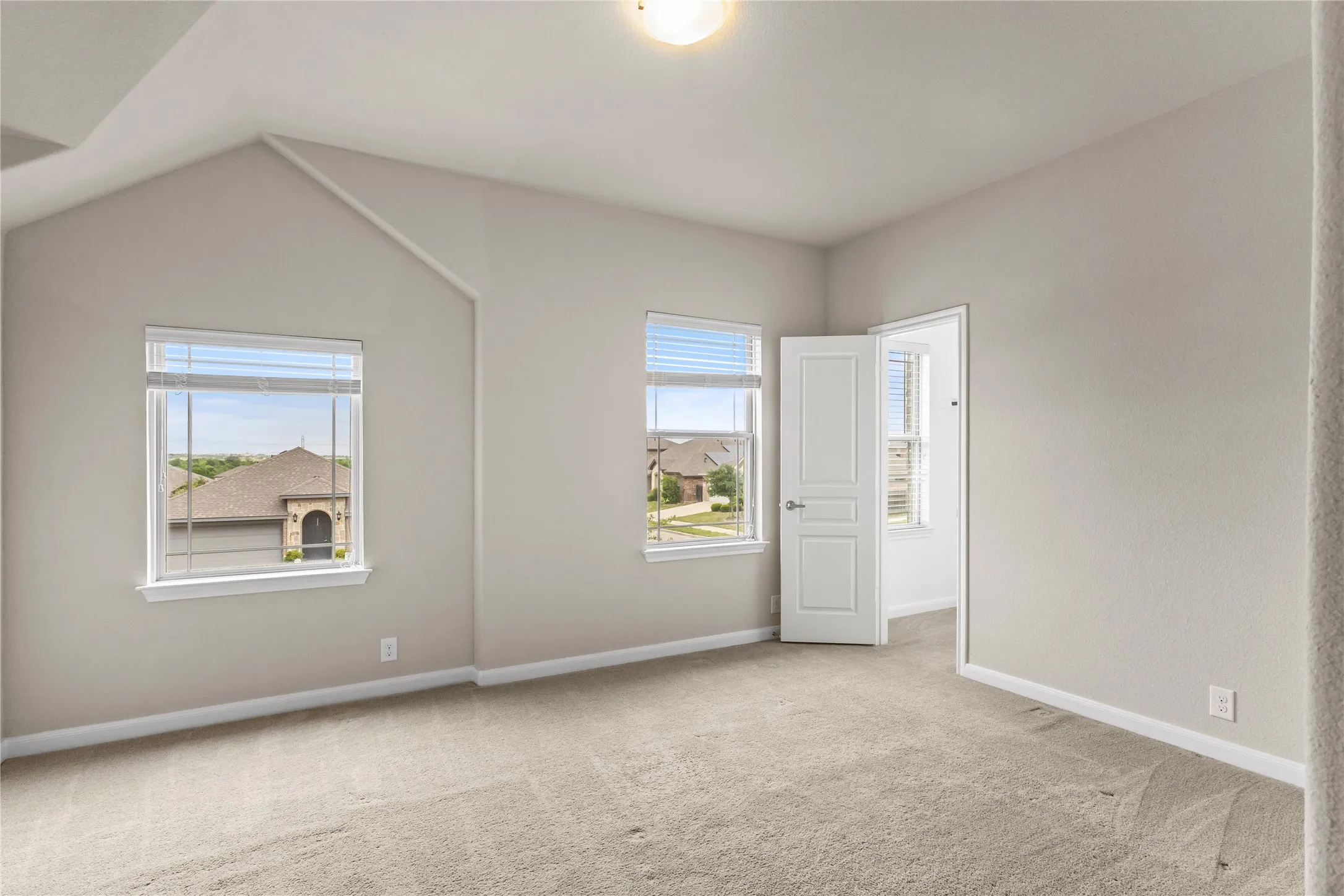 Single Family Residence For Sale in Tarrant County , 801 Oriel Circle, Fort Worth, Texas 76036, 5 Bedroom, 4 Bathroom, 2 Garage spaces, 3,070 Sqft, built in 2017, mls#21381361, Real Estate Agent in Fort Worth, Homes For Sale in Tarrant county, Homes For Sale in Fort Worth, Realtor in Fort Worth Texas, Real Estate Brokerage Independent Realty Texas, Luminita Cordes Realtor