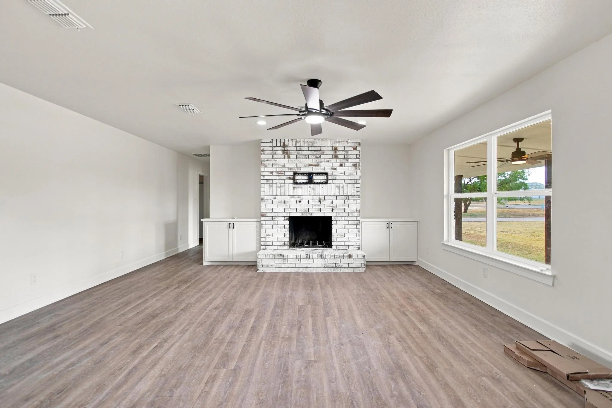 Single Family Residence For Rent in Taylor County , 141 Southfork Drive, Tuscola, Texas 79562, 4 Bedroom, 2 Bathroom, 2 Garage spaces, 2,743 Sqft, built in 1985, mls#21379264, Real Estate Agent in Tuscola, Homes For Rent in Taylor county, Homes For Rent in Tuscola, Realtor in Tuscola Texas, Real Estate Brokerage Independent Realty Texas, Luminita Cordes Realtor