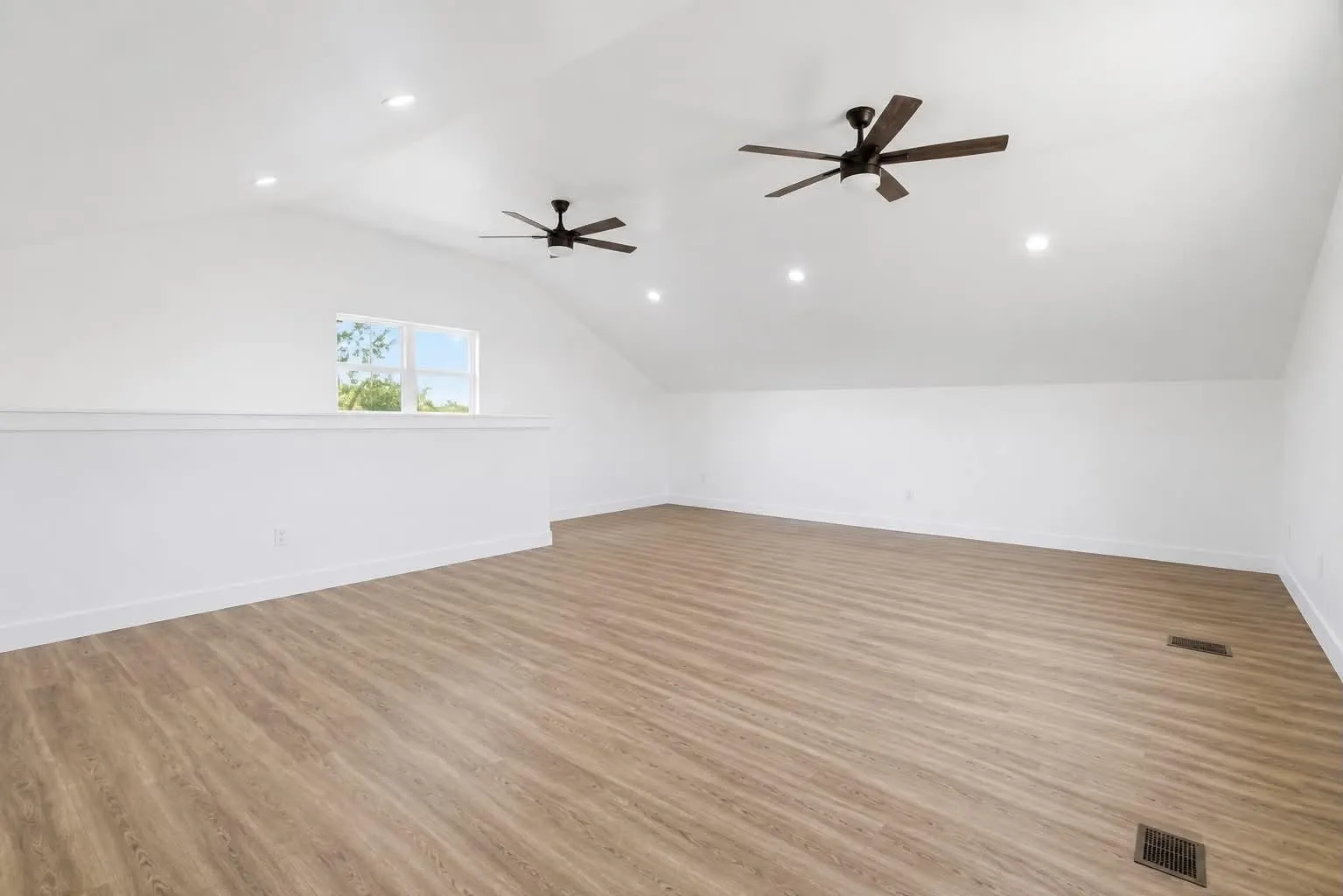 Single Family Residence For Rent in Taylor County , 141 Southfork Drive, Tuscola, Texas 79562, 4 Bedroom, 2 Bathroom, 2 Garage spaces, 2,743 Sqft, built in 1985, mls#21379264, Real Estate Agent in Tuscola, Homes For Rent in Taylor county, Homes For Rent in Tuscola, Realtor in Tuscola Texas, Real Estate Brokerage Independent Realty Texas, Luminita Cordes Realtor