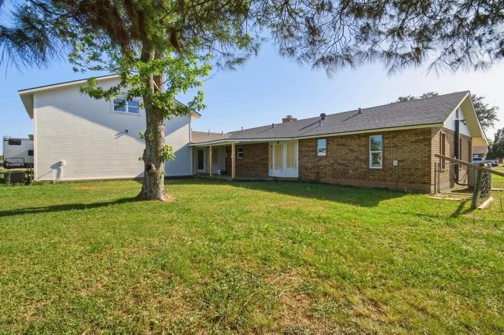 Single Family Residence For Rent in Taylor County , 141 Southfork Drive, Tuscola, Texas 79562, 4 Bedroom, 2 Bathroom, 2 Garage spaces, 2,743 Sqft, built in 1985, mls#21379264, Real Estate Agent in Tuscola, Homes For Rent in Taylor county, Homes For Rent in Tuscola, Realtor in Tuscola Texas, Real Estate Brokerage Independent Realty Texas, Luminita Cordes Realtor