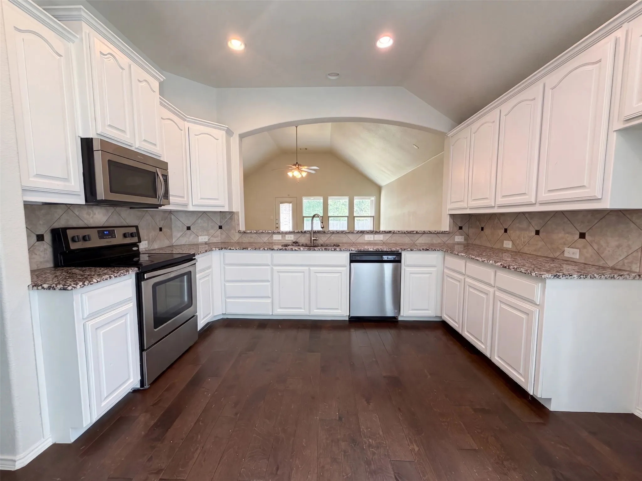 Single Family Residence For Sale in Tarrant County , 11813 Bellegrove Road, Burleson, Texas 76028, 4 Bedroom, 2 Bathroom, 2 Garage spaces, 2,030 Sqft, built in 2016, mls#21381369, Real Estate Agent in Burleson, Homes For Sale in Tarrant county, Homes For Sale in Burleson, Realtor in Burleson Texas, Real Estate Brokerage Independent Realty Texas, Luminita Cordes Realtor