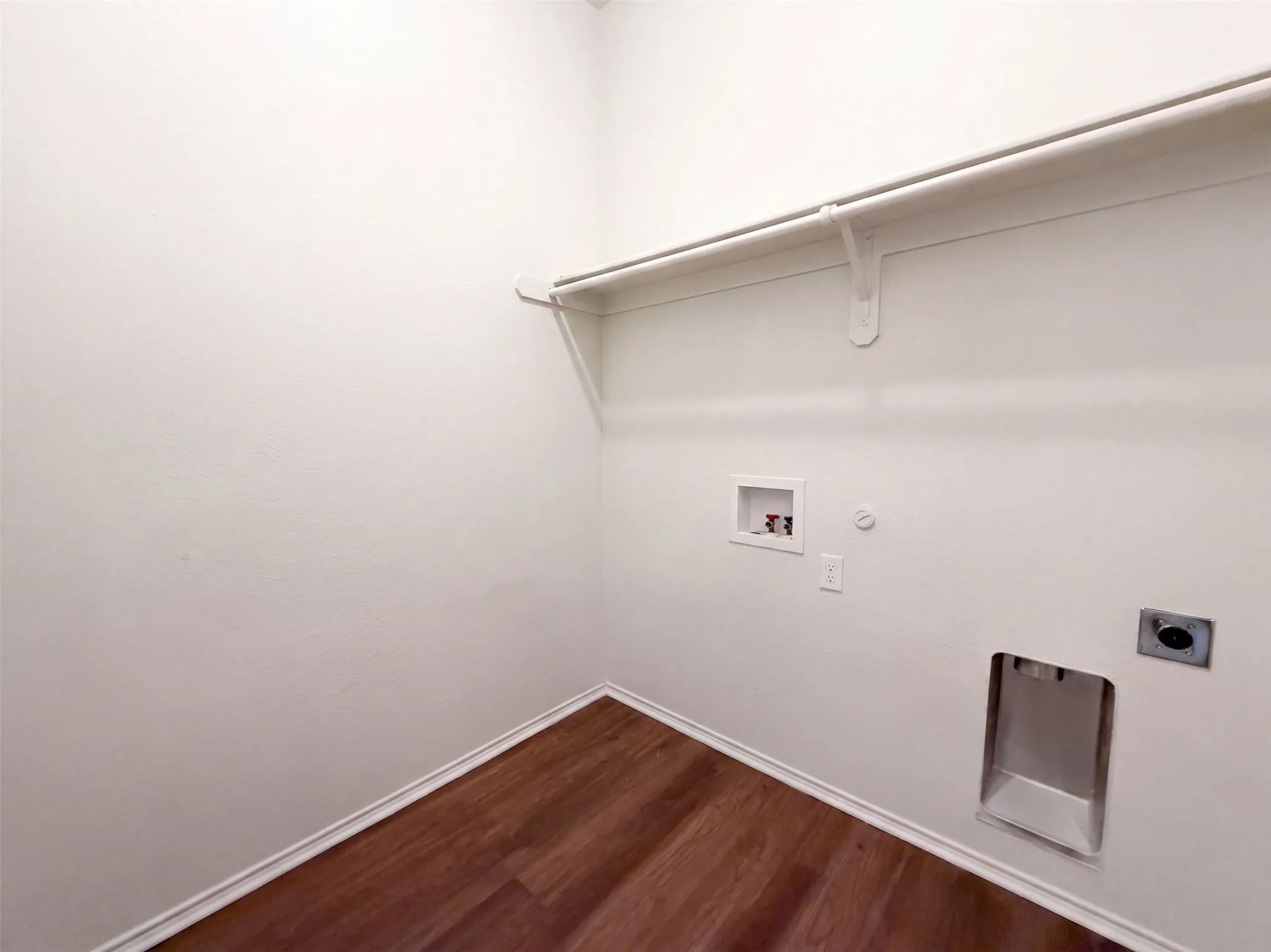 Single Family Residence For Sale in Tarrant County , 11813 Bellegrove Road, Burleson, Texas 76028, 4 Bedroom, 2 Bathroom, 2 Garage spaces, 2,030 Sqft, built in 2016, mls#21381369, Real Estate Agent in Burleson, Homes For Sale in Tarrant county, Homes For Sale in Burleson, Realtor in Burleson Texas, Real Estate Brokerage Independent Realty Texas, Luminita Cordes Realtor