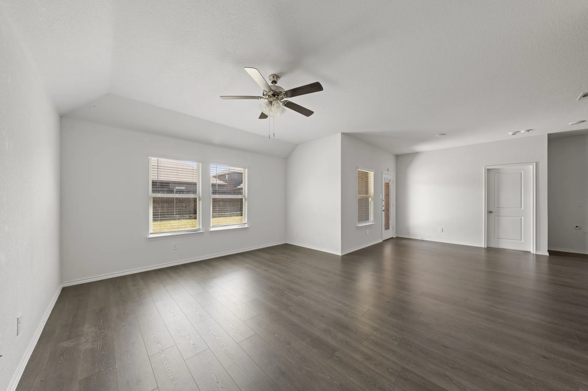 Single Family Residence For Sale in Collin County , 1201 Noble Stead Trail, Princeton, Texas 75407, 3 Bedroom, 2 Bathroom, 2 Garage spaces, 1,609 Sqft, built in 2022, mls#21375862, Real Estate Agent in Princeton, Homes For Sale in Collin county, Homes For Sale in Princeton, Realtor in Princeton Texas, Real Estate Brokerage Independent Realty Texas, Luminita Cordes Realtor