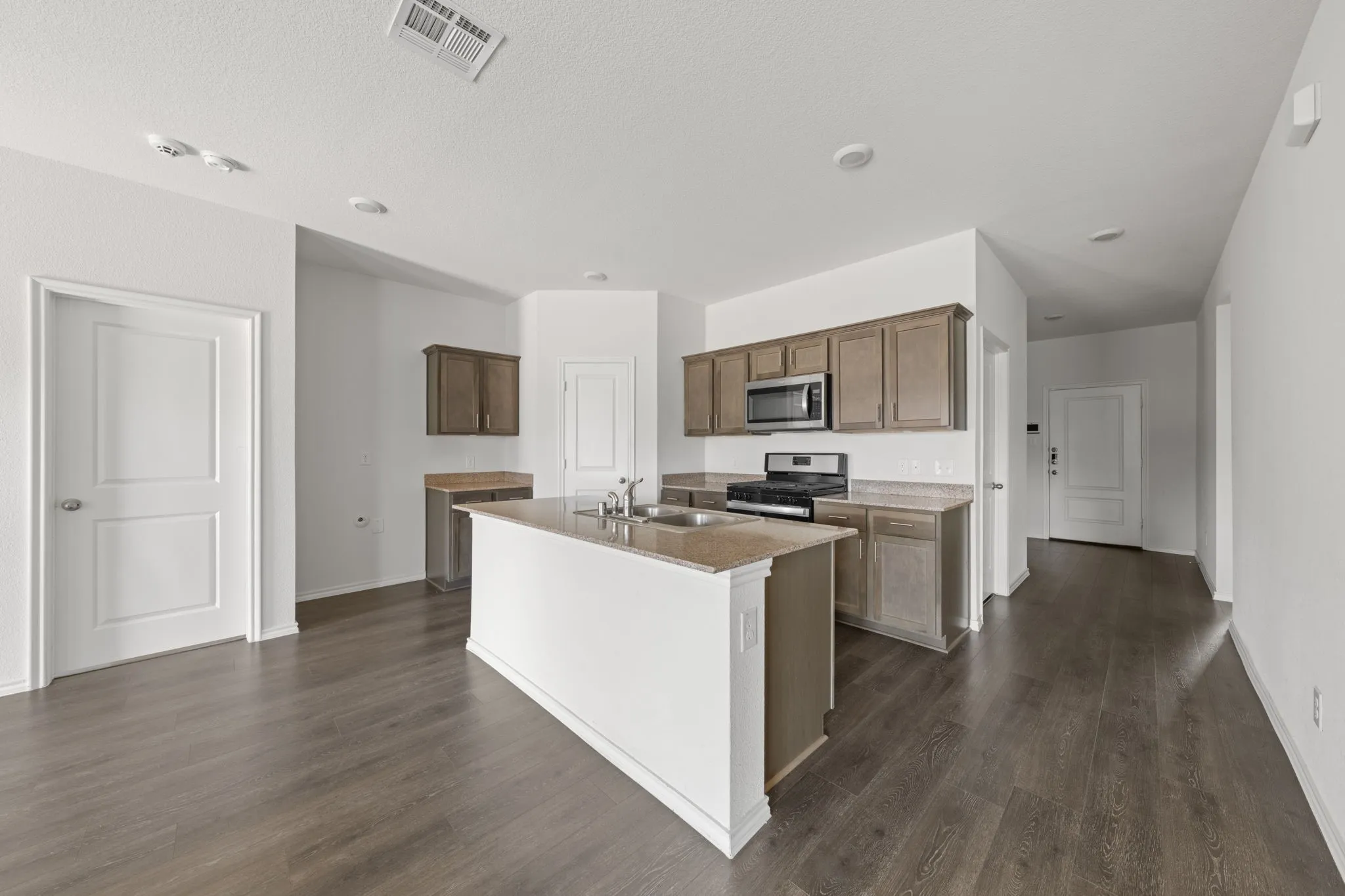 Single Family Residence For Sale in Collin County , 1201 Noble Stead Trail, Princeton, Texas 75407, 3 Bedroom, 2 Bathroom, 2 Garage spaces, 1,609 Sqft, built in 2022, mls#21375862, Real Estate Agent in Princeton, Homes For Sale in Collin county, Homes For Sale in Princeton, Realtor in Princeton Texas, Real Estate Brokerage Independent Realty Texas, Luminita Cordes Realtor