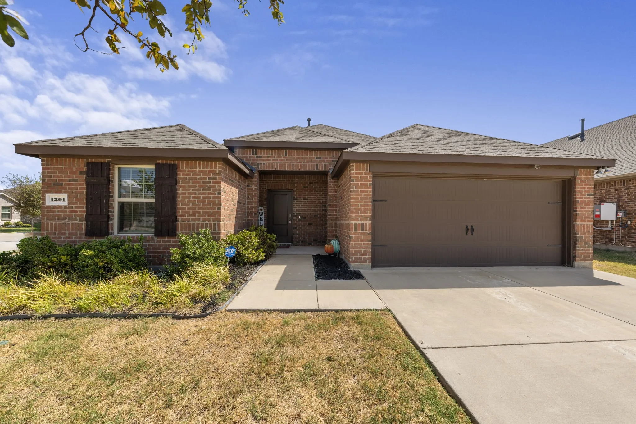 Single Family Residence For Sale in Collin County , 1201 Noble Stead Trail, Princeton, Texas 75407, 3 Bedroom, 2 Bathroom, 2 Garage spaces, 1,609 Sqft, built in 2022, mls#21375862, Real Estate Agent in Princeton, Homes For Sale in Collin county, Homes For Sale in Princeton, Realtor in Princeton Texas, Real Estate Brokerage Independent Realty Texas, Luminita Cordes Realtor