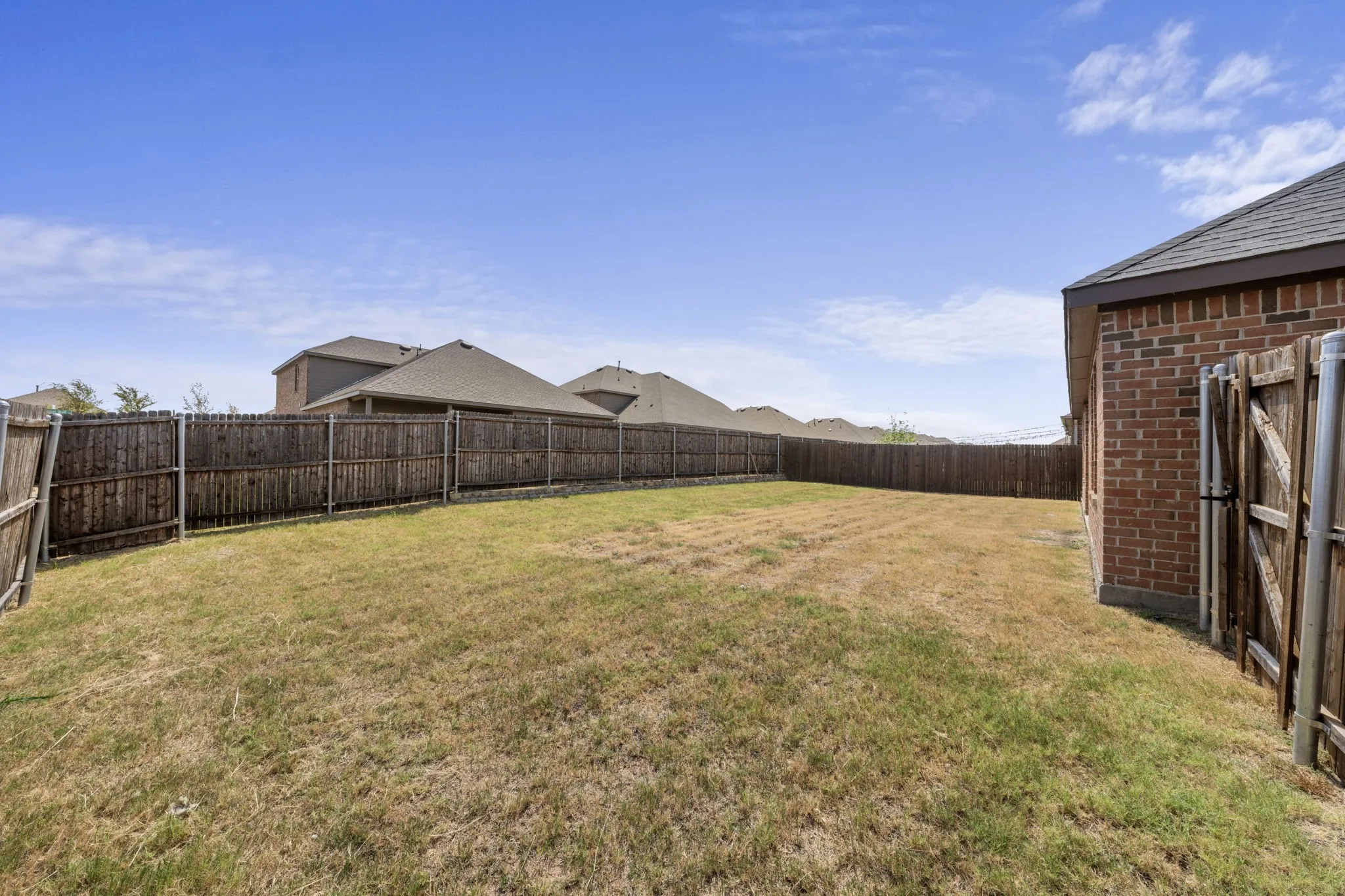 Single Family Residence For Sale in Collin County , 1201 Noble Stead Trail, Princeton, Texas 75407, 3 Bedroom, 2 Bathroom, 2 Garage spaces, 1,609 Sqft, built in 2022, mls#21375862, Real Estate Agent in Princeton, Homes For Sale in Collin county, Homes For Sale in Princeton, Realtor in Princeton Texas, Real Estate Brokerage Independent Realty Texas, Luminita Cordes Realtor