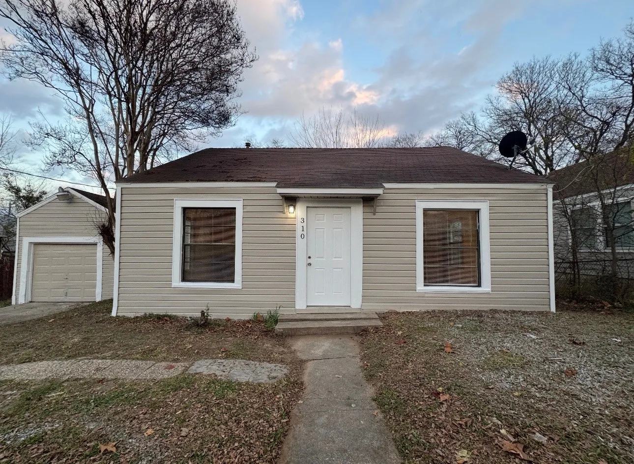 Single Family Residence For Rent in Dallas County , 310 Avenue J, Dallas, Texas 75203, 3 Bedroom, 1 Bathroom, 1 Garage spaces, 1,133 Sqft, built in 1946, mls#21381371, Real Estate Agent in Dallas, Homes For Rent in Dallas county, Homes For Rent in Dallas, Realtor in Dallas Texas, Real Estate Brokerage Independent Realty Texas, Luminita Cordes Realtor