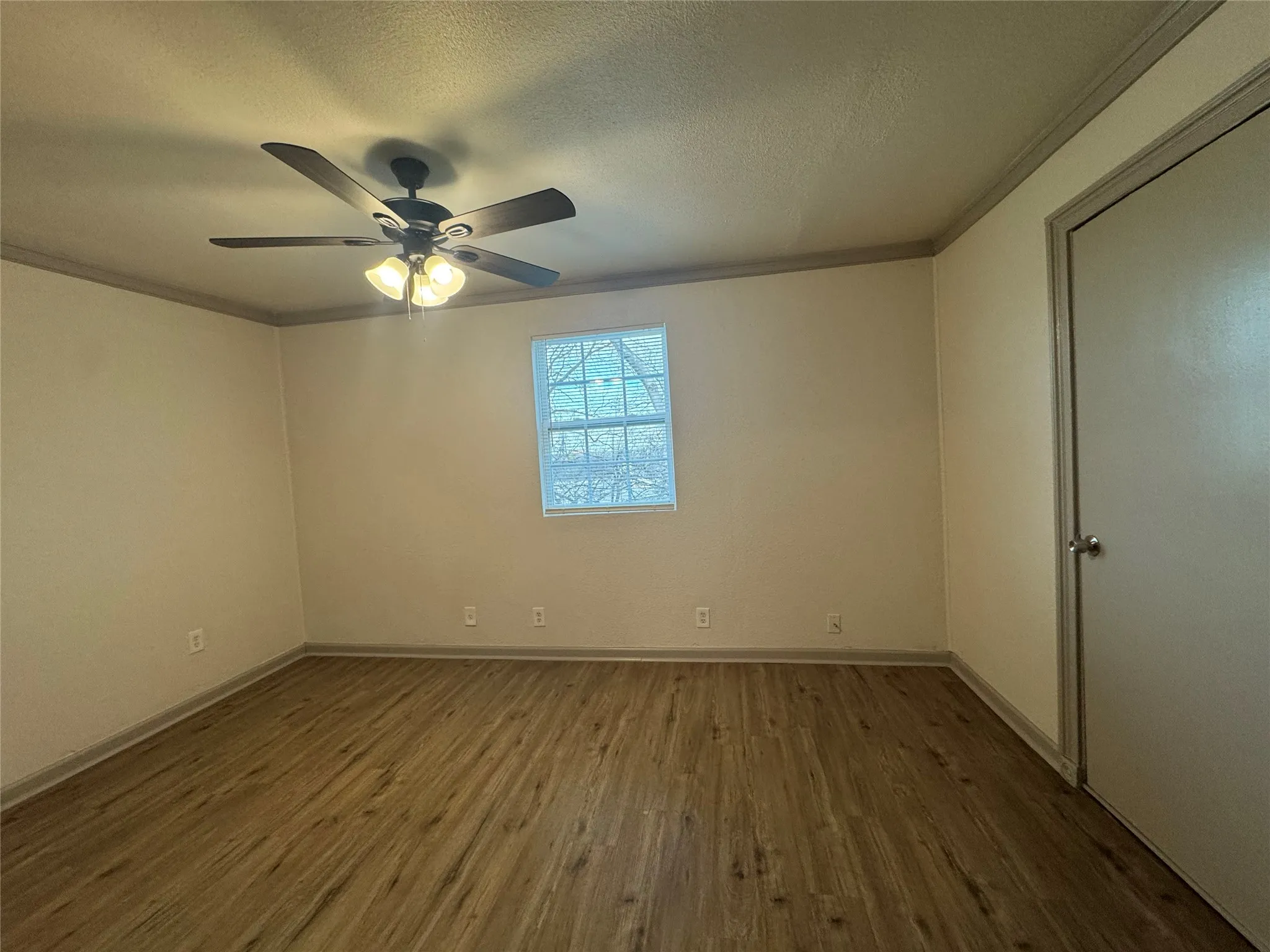 Single Family Residence For Rent in Dallas County , 310 Avenue J, Dallas, Texas 75203, 3 Bedroom, 1 Bathroom, 1 Garage spaces, 1,133 Sqft, built in 1946, mls#21381371, Real Estate Agent in Dallas, Homes For Rent in Dallas county, Homes For Rent in Dallas, Realtor in Dallas Texas, Real Estate Brokerage Independent Realty Texas, Luminita Cordes Realtor