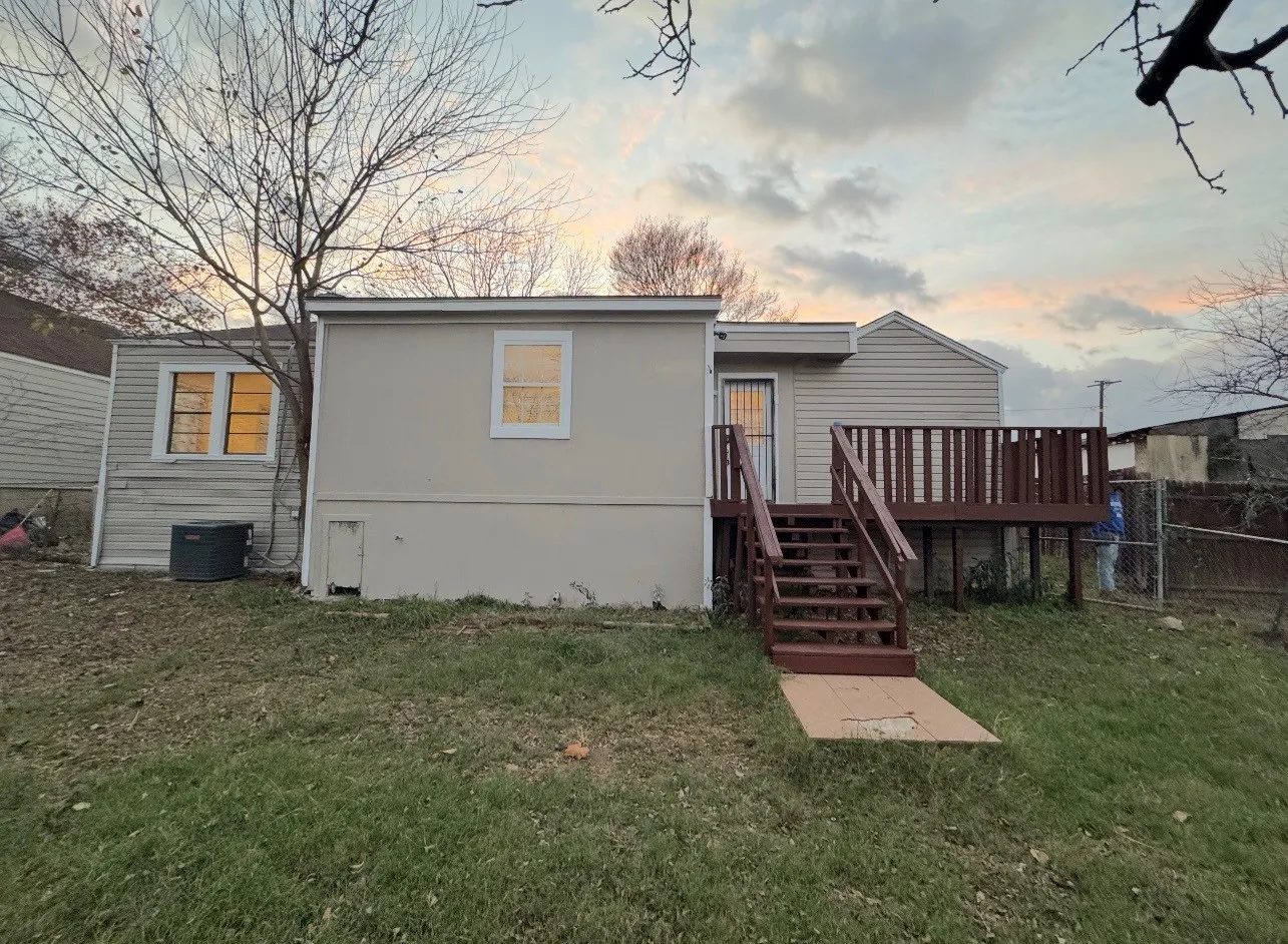 Single Family Residence For Rent in Dallas County , 310 Avenue J, Dallas, Texas 75203, 3 Bedroom, 1 Bathroom, 1 Garage spaces, 1,133 Sqft, built in 1946, mls#21381371, Real Estate Agent in Dallas, Homes For Rent in Dallas county, Homes For Rent in Dallas, Realtor in Dallas Texas, Real Estate Brokerage Independent Realty Texas, Luminita Cordes Realtor
