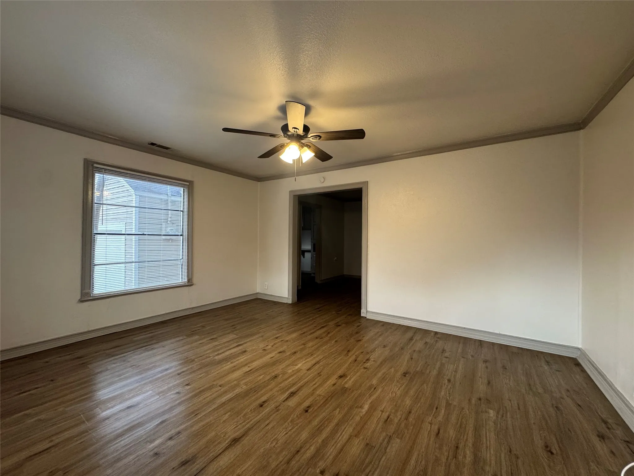 Single Family Residence For Rent in Dallas County , 310 Avenue J, Dallas, Texas 75203, 3 Bedroom, 1 Bathroom, 1 Garage spaces, 1,133 Sqft, built in 1946, mls#21381371, Real Estate Agent in Dallas, Homes For Rent in Dallas county, Homes For Rent in Dallas, Realtor in Dallas Texas, Real Estate Brokerage Independent Realty Texas, Luminita Cordes Realtor