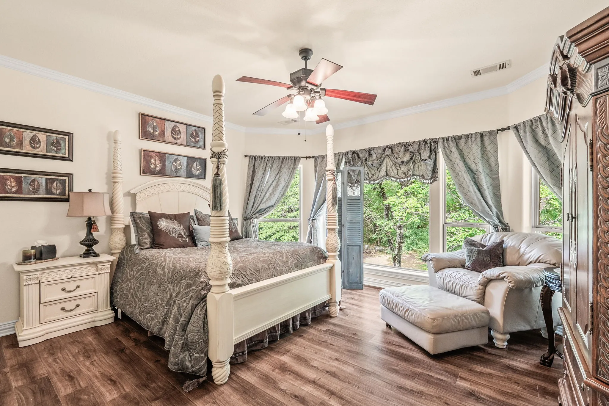 Single Family Residence For Sale in Grayson County , 700 Coffee Circle, Pottsboro, Texas 75076, 4 Bedroom, 4 Bathroom, 3 Garage spaces, 3,374 Sqft, built in 2007, mls#21378020, Real Estate Agent in Pottsboro, Homes For Sale in Grayson county, Homes For Sale in Pottsboro, Realtor in Pottsboro Texas, Real Estate Brokerage Independent Realty Texas, Luminita Cordes Realtor