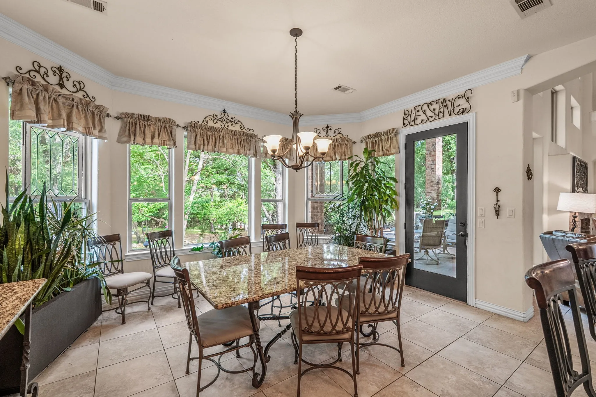 Single Family Residence For Sale in Grayson County , 700 Coffee Circle, Pottsboro, Texas 75076, 4 Bedroom, 4 Bathroom, 3 Garage spaces, 3,374 Sqft, built in 2007, mls#21378020, Real Estate Agent in Pottsboro, Homes For Sale in Grayson county, Homes For Sale in Pottsboro, Realtor in Pottsboro Texas, Real Estate Brokerage Independent Realty Texas, Luminita Cordes Realtor