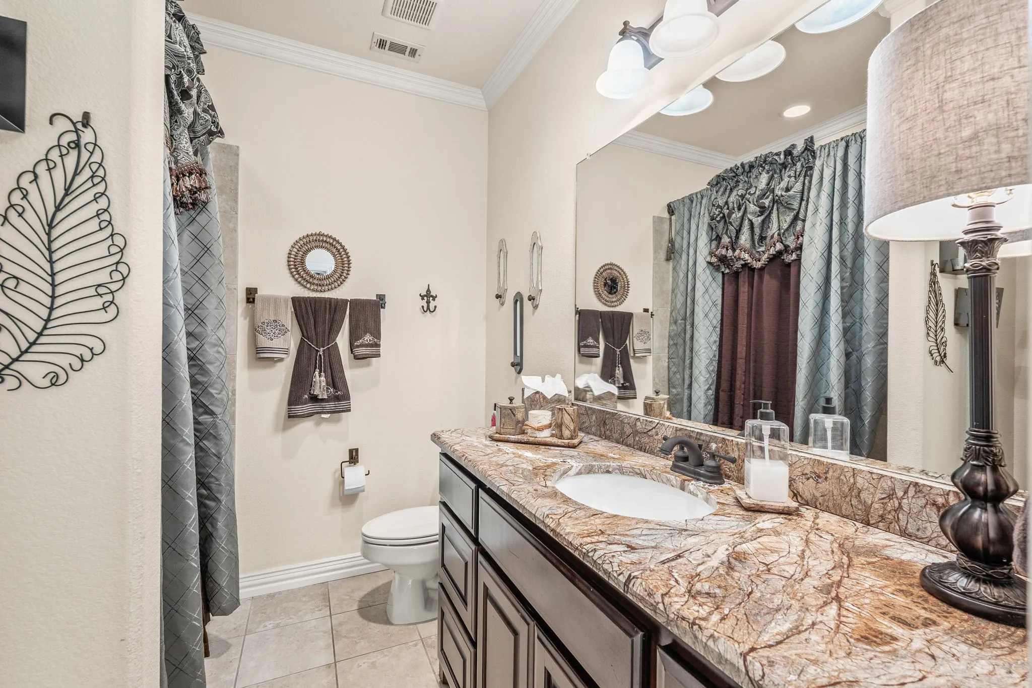 Single Family Residence For Sale in Grayson County , 700 Coffee Circle, Pottsboro, Texas 75076, 4 Bedroom, 4 Bathroom, 3 Garage spaces, 3,374 Sqft, built in 2007, mls#21378020, Real Estate Agent in Pottsboro, Homes For Sale in Grayson county, Homes For Sale in Pottsboro, Realtor in Pottsboro Texas, Real Estate Brokerage Independent Realty Texas, Luminita Cordes Realtor
