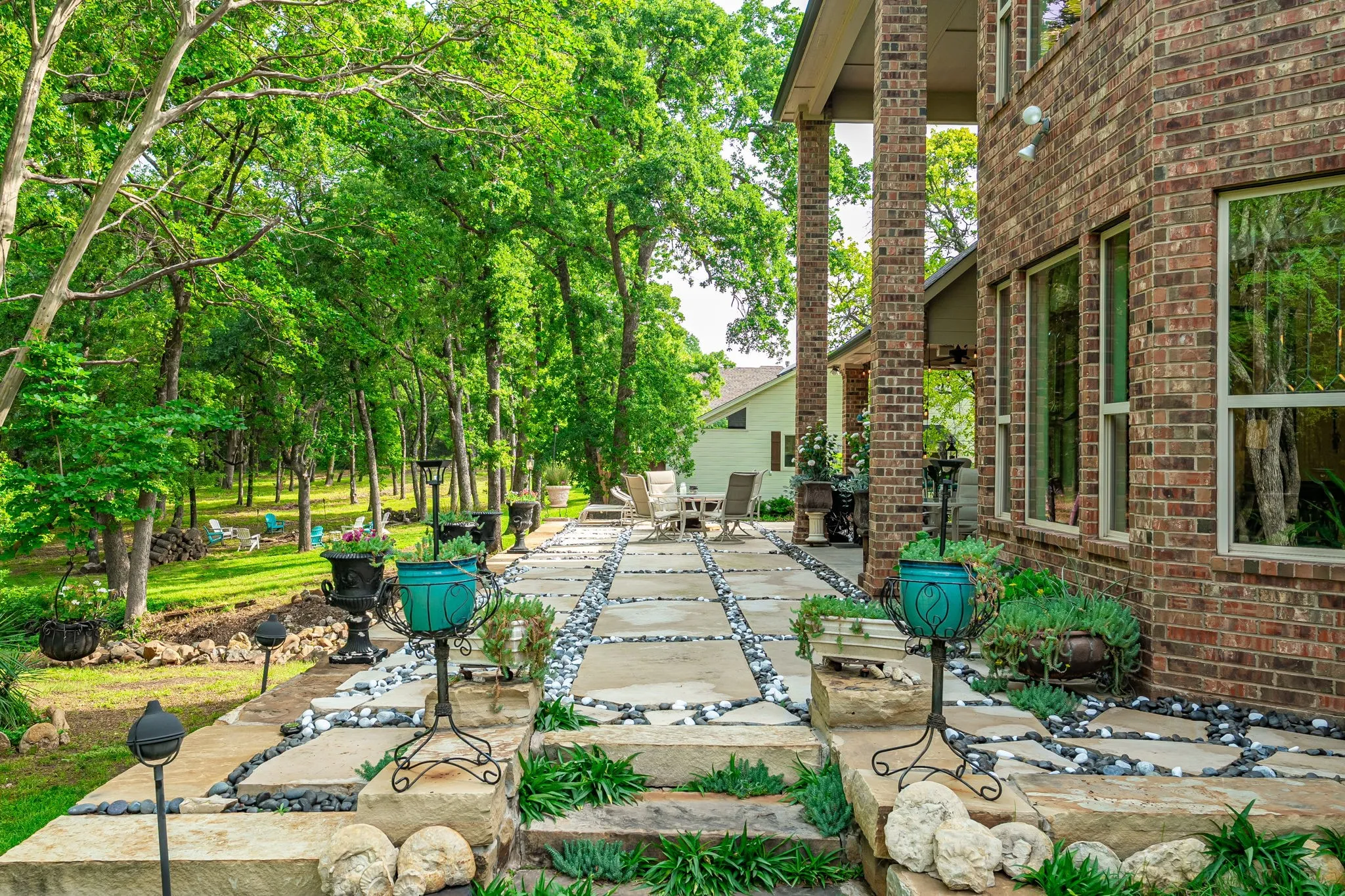 Single Family Residence For Sale in Grayson County , 700 Coffee Circle, Pottsboro, Texas 75076, 4 Bedroom, 4 Bathroom, 3 Garage spaces, 3,374 Sqft, built in 2007, mls#21378020, Real Estate Agent in Pottsboro, Homes For Sale in Grayson county, Homes For Sale in Pottsboro, Realtor in Pottsboro Texas, Real Estate Brokerage Independent Realty Texas, Luminita Cordes Realtor