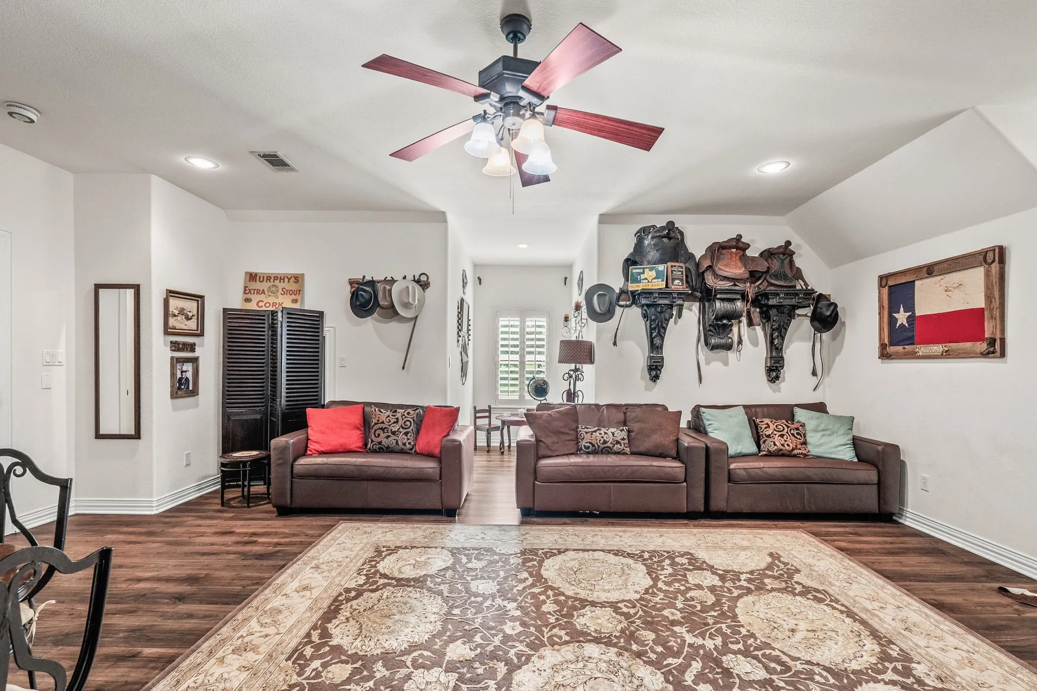 Single Family Residence For Sale in Grayson County , 700 Coffee Circle, Pottsboro, Texas 75076, 4 Bedroom, 4 Bathroom, 3 Garage spaces, 3,374 Sqft, built in 2007, mls#21378020, Real Estate Agent in Pottsboro, Homes For Sale in Grayson county, Homes For Sale in Pottsboro, Realtor in Pottsboro Texas, Real Estate Brokerage Independent Realty Texas, Luminita Cordes Realtor