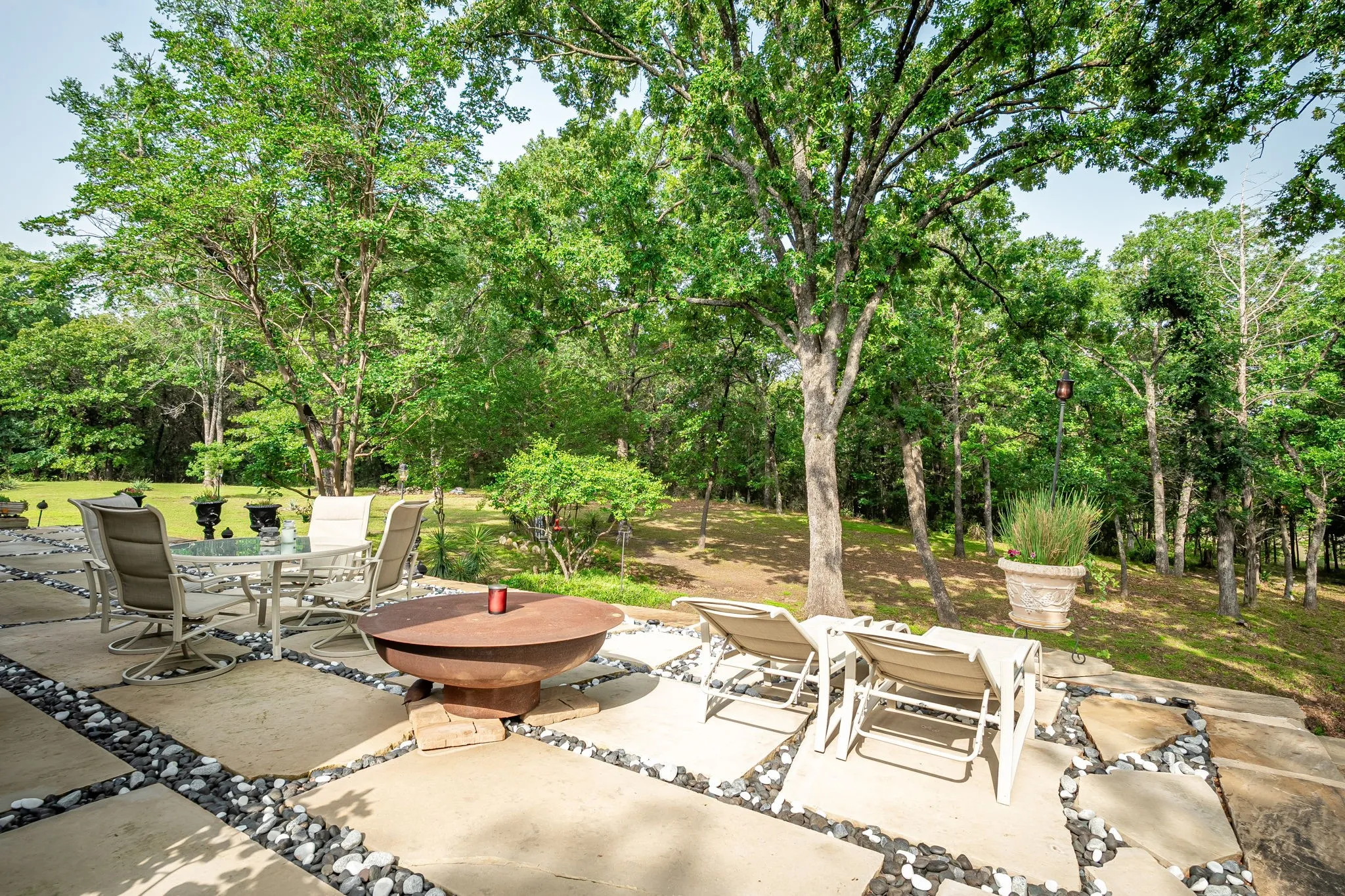 Single Family Residence For Sale in Grayson County , 700 Coffee Circle, Pottsboro, Texas 75076, 4 Bedroom, 4 Bathroom, 3 Garage spaces, 3,374 Sqft, built in 2007, mls#21378020, Real Estate Agent in Pottsboro, Homes For Sale in Grayson county, Homes For Sale in Pottsboro, Realtor in Pottsboro Texas, Real Estate Brokerage Independent Realty Texas, Luminita Cordes Realtor