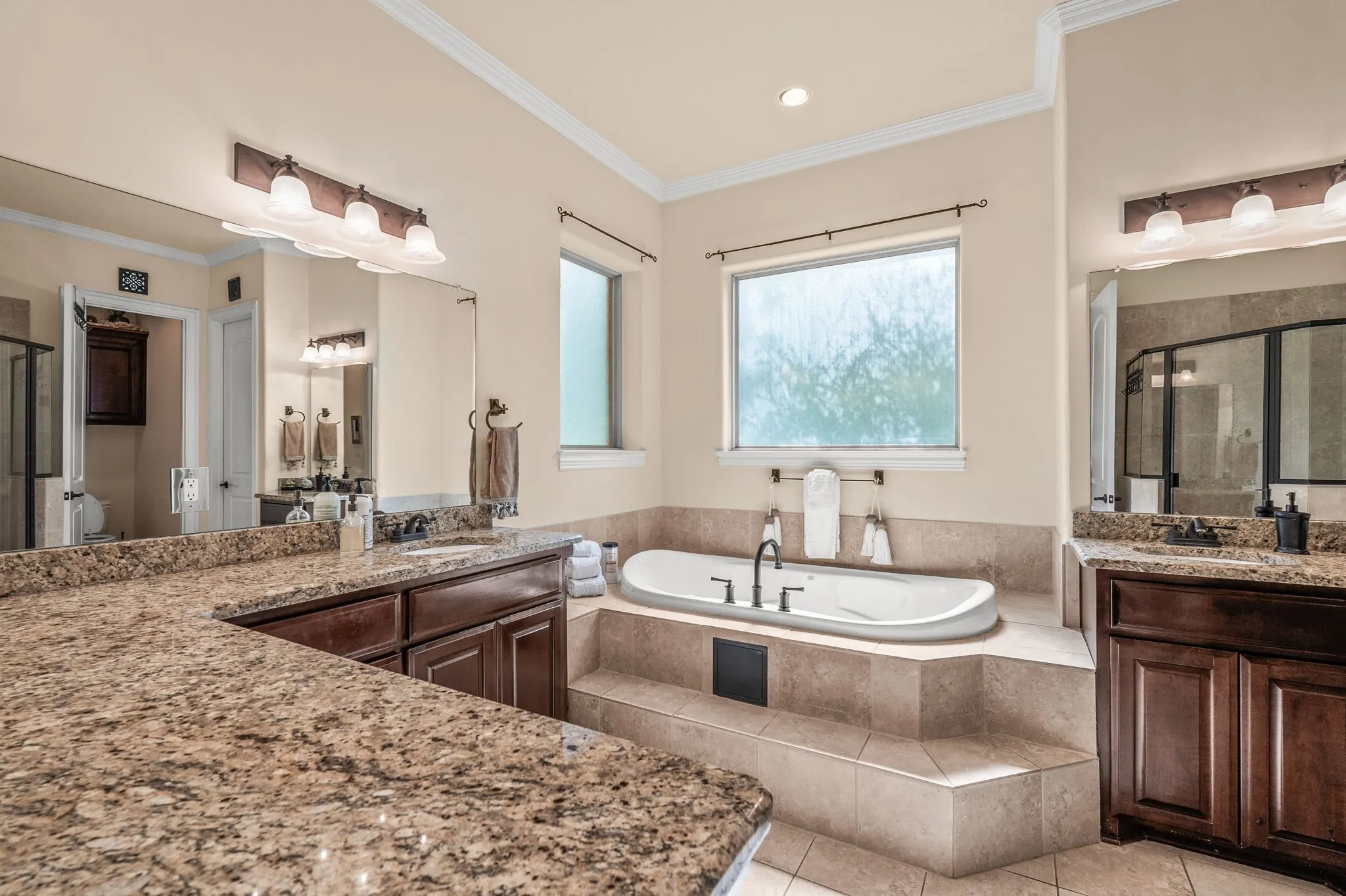 Single Family Residence For Sale in Grayson County , 700 Coffee Circle, Pottsboro, Texas 75076, 4 Bedroom, 4 Bathroom, 3 Garage spaces, 3,374 Sqft, built in 2007, mls#21378020, Real Estate Agent in Pottsboro, Homes For Sale in Grayson county, Homes For Sale in Pottsboro, Realtor in Pottsboro Texas, Real Estate Brokerage Independent Realty Texas, Luminita Cordes Realtor