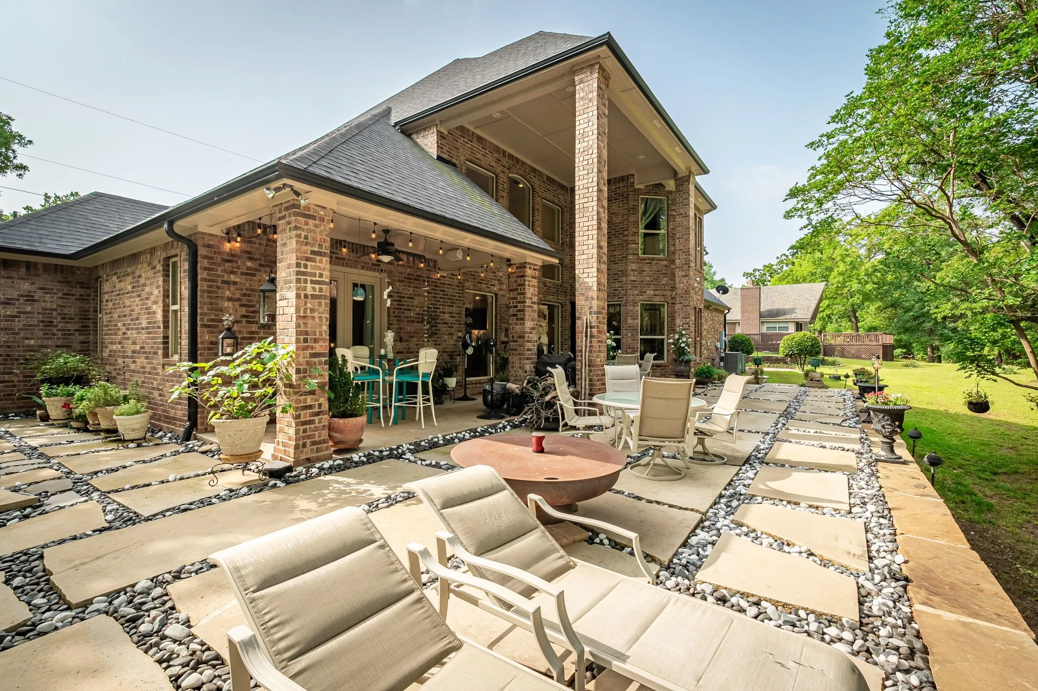 Single Family Residence For Sale in Grayson County , 700 Coffee Circle, Pottsboro, Texas 75076, 4 Bedroom, 4 Bathroom, 3 Garage spaces, 3,374 Sqft, built in 2007, mls#21378020, Real Estate Agent in Pottsboro, Homes For Sale in Grayson county, Homes For Sale in Pottsboro, Realtor in Pottsboro Texas, Real Estate Brokerage Independent Realty Texas, Luminita Cordes Realtor