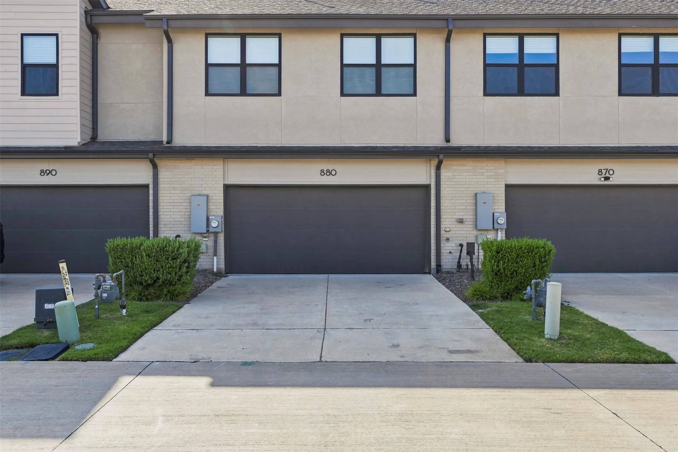 Townhouse For Sale in Denton County , 880 Dulaney Court, Prosper, Texas 75078, 3 Bedroom, 3 Bathroom, 2 Garage spaces, 1,868 Sqft, built in 2023, mls#21381200, Real Estate Agent in Prosper, Homes For Sale in Denton county, Homes For Sale in Prosper, Realtor in Prosper Texas, Real Estate Brokerage Independent Realty Texas, Luminita Cordes Realtor