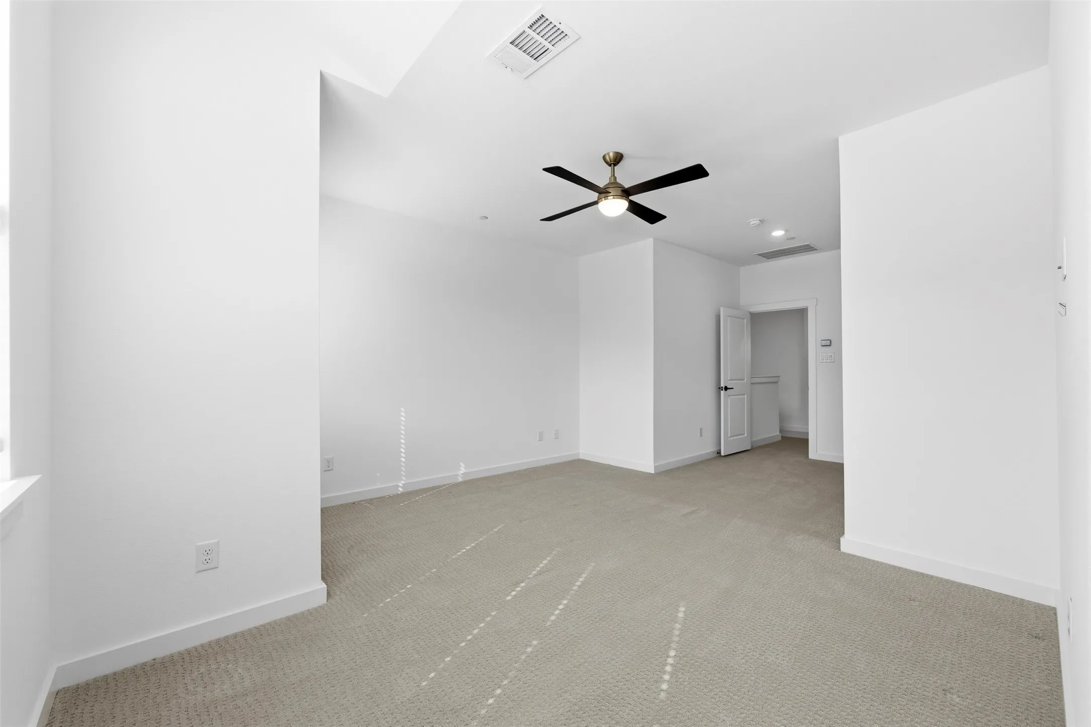 Townhouse For Sale in Denton County , 880 Dulaney Court, Prosper, Texas 75078, 3 Bedroom, 3 Bathroom, 2 Garage spaces, 1,868 Sqft, built in 2023, mls#21381200, Real Estate Agent in Prosper, Homes For Sale in Denton county, Homes For Sale in Prosper, Realtor in Prosper Texas, Real Estate Brokerage Independent Realty Texas, Luminita Cordes Realtor