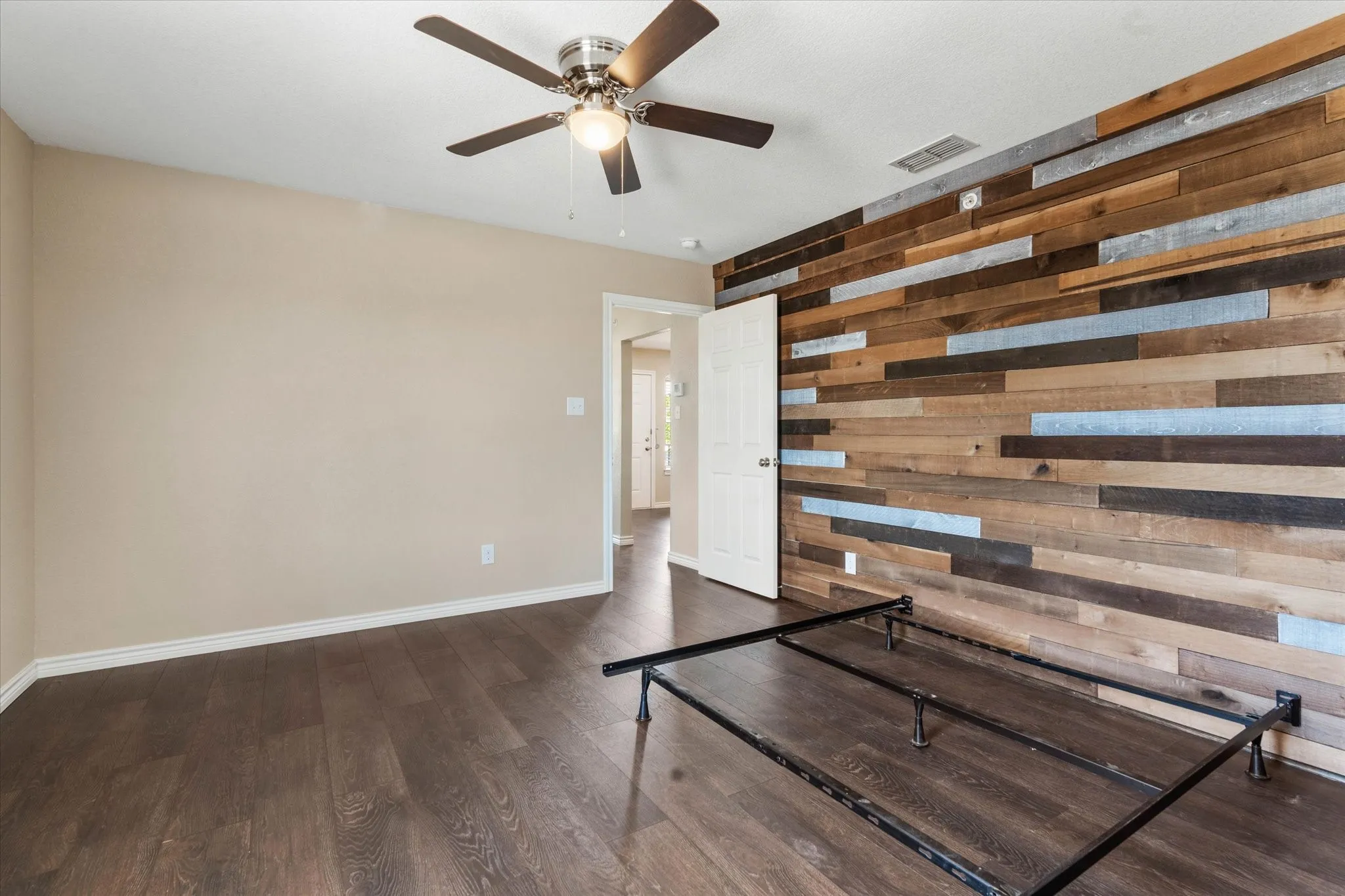 Quadruplex For Rent in Johnson County , 1406 Courtney Place D, Cleburne, Texas 76033, 2 Bedroom, 2 Bathroom, Garage spaces, 1,050 Sqft, built in 2021, mls#21381376, Real Estate Agent in Cleburne, Homes For Rent in Johnson county, Homes For Rent in Cleburne, Realtor in Cleburne Texas, Real Estate Brokerage Independent Realty Texas, Luminita Cordes Realtor