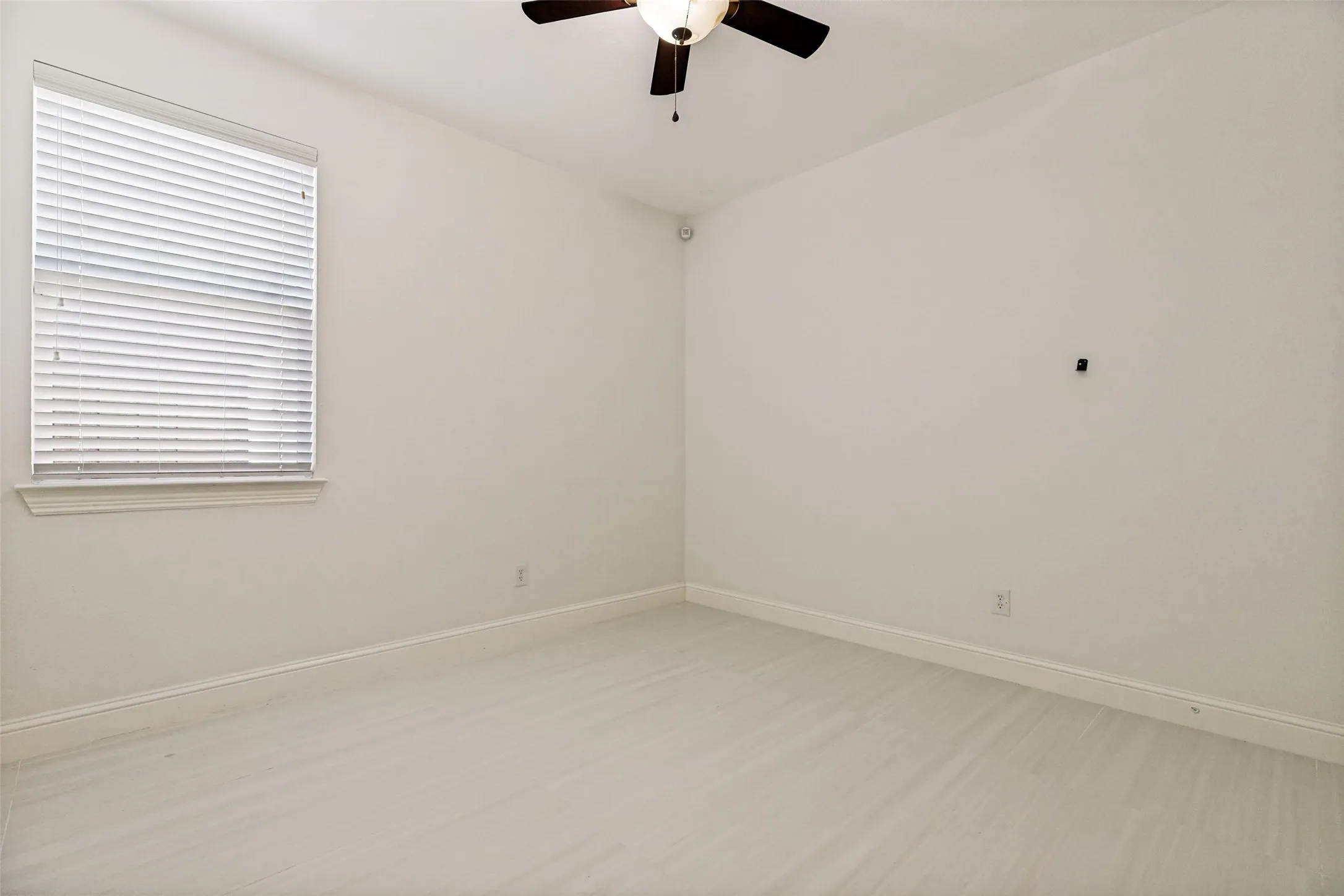 Single Family Residence For Sale in Collin County , 9564 Lance Drive, Frisco, Texas 75035, 3 Bedroom, 2 Bathroom, 2 Garage spaces, 2,405 Sqft, built in 2011, mls#21381337, Real Estate Agent in Frisco, Homes For Sale in Collin county, Homes For Sale in Frisco, Realtor in Frisco Texas, Real Estate Brokerage Independent Realty Texas, Luminita Cordes Realtor