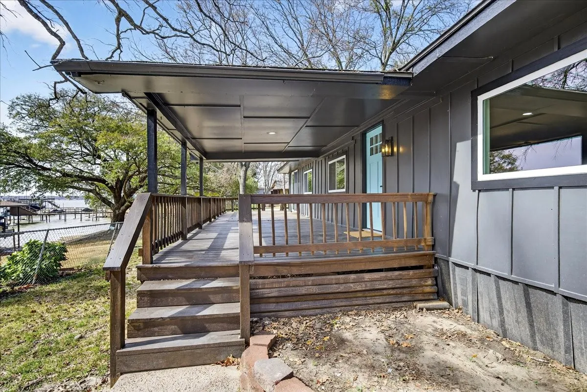 Manufactured Home For Sale in Henderson County , 107 Lakewood Drive, Mabank, Texas 75156, 4 Bedroom, 2 Bathroom, Garage spaces, 1,440 Sqft, built in 1976, mls#21381383, Real Estate Agent in Mabank, Homes For Sale in Henderson county, Homes For Sale in Mabank, Realtor in Mabank Texas, Real Estate Brokerage Independent Realty Texas, Luminita Cordes Realtor