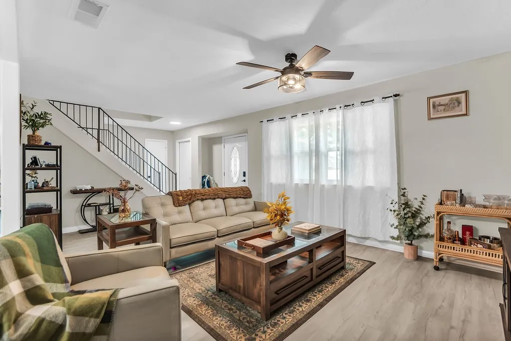 Single Family Residence For Rent in Dallas County , 2416 Summer Place Drive, Irving, Texas 75062, 3 Bedroom, 2 Bathroom, 2 Garage spaces, 1,796 Sqft, built in 1964, mls#21381389, Real Estate Agent in Irving, Homes For Rent in Dallas county, Homes For Rent in Irving, Realtor in Irving Texas, Real Estate Brokerage Independent Realty Texas, Luminita Cordes Realtor