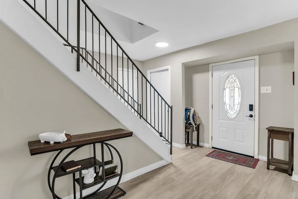 Single Family Residence For Rent in Dallas County , 2416 Summer Place Drive, Irving, Texas 75062, 3 Bedroom, 2 Bathroom, 2 Garage spaces, 1,796 Sqft, built in 1964, mls#21381389, Real Estate Agent in Irving, Homes For Rent in Dallas county, Homes For Rent in Irving, Realtor in Irving Texas, Real Estate Brokerage Independent Realty Texas, Luminita Cordes Realtor