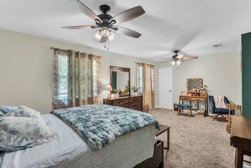 Single Family Residence For Rent in Dallas County , 2416 Summer Place Drive, Irving, Texas 75062, 3 Bedroom, 2 Bathroom, 2 Garage spaces, 1,796 Sqft, built in 1964, mls#21381389, Real Estate Agent in Irving, Homes For Rent in Dallas county, Homes For Rent in Irving, Realtor in Irving Texas, Real Estate Brokerage Independent Realty Texas, Luminita Cordes Realtor