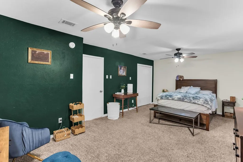 Single Family Residence For Rent in Dallas County , 2416 Summer Place Drive, Irving, Texas 75062, 3 Bedroom, 2 Bathroom, 2 Garage spaces, 1,796 Sqft, built in 1964, mls#21381389, Real Estate Agent in Irving, Homes For Rent in Dallas county, Homes For Rent in Irving, Realtor in Irving Texas, Real Estate Brokerage Independent Realty Texas, Luminita Cordes Realtor