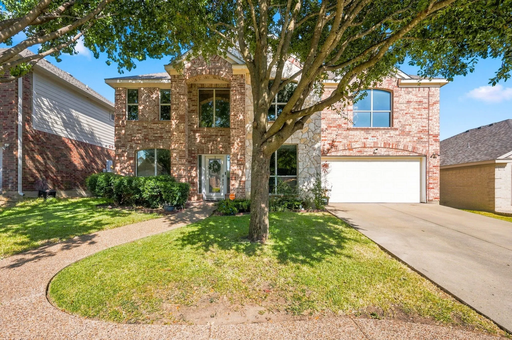 Single Family Residence For Sale in Tarrant County , 8125 Geranium Lane, Fort Worth, Texas 76123, 4 Bedroom, 4 Bathroom, 2 Garage spaces, 3,250 Sqft, built in 2004, mls#21380838, Real Estate Agent in Fort Worth, Homes For Sale in Tarrant county, Homes For Sale in Fort Worth, Realtor in Fort Worth Texas, Real Estate Brokerage Independent Realty Texas, Luminita Cordes Realtor