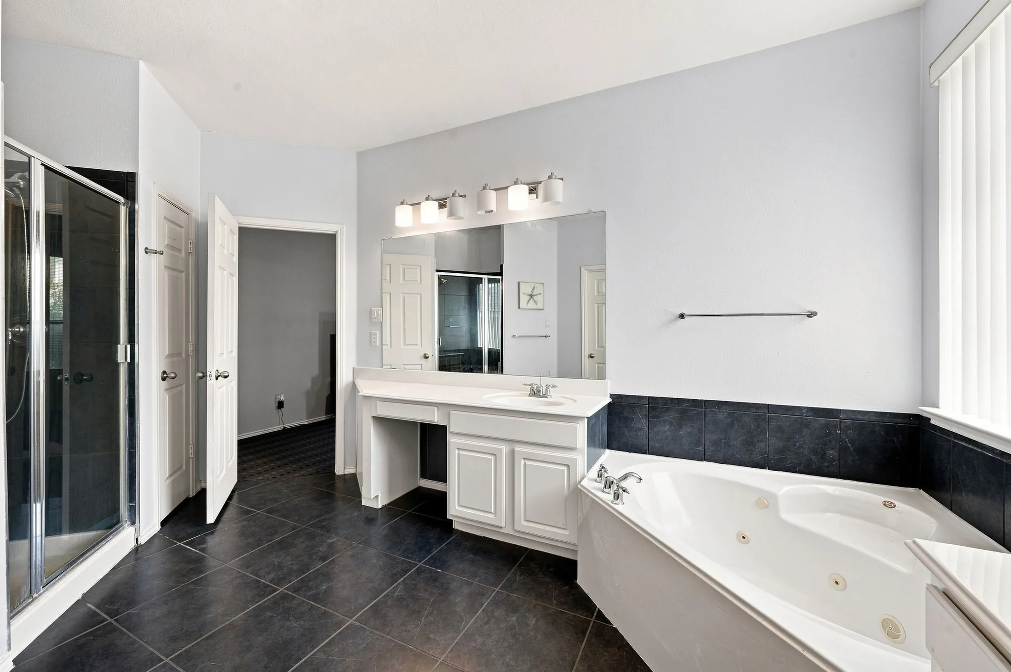 Single Family Residence For Sale in Tarrant County , 8125 Geranium Lane, Fort Worth, Texas 76123, 4 Bedroom, 4 Bathroom, 2 Garage spaces, 3,250 Sqft, built in 2004, mls#21380838, Real Estate Agent in Fort Worth, Homes For Sale in Tarrant county, Homes For Sale in Fort Worth, Realtor in Fort Worth Texas, Real Estate Brokerage Independent Realty Texas, Luminita Cordes Realtor
