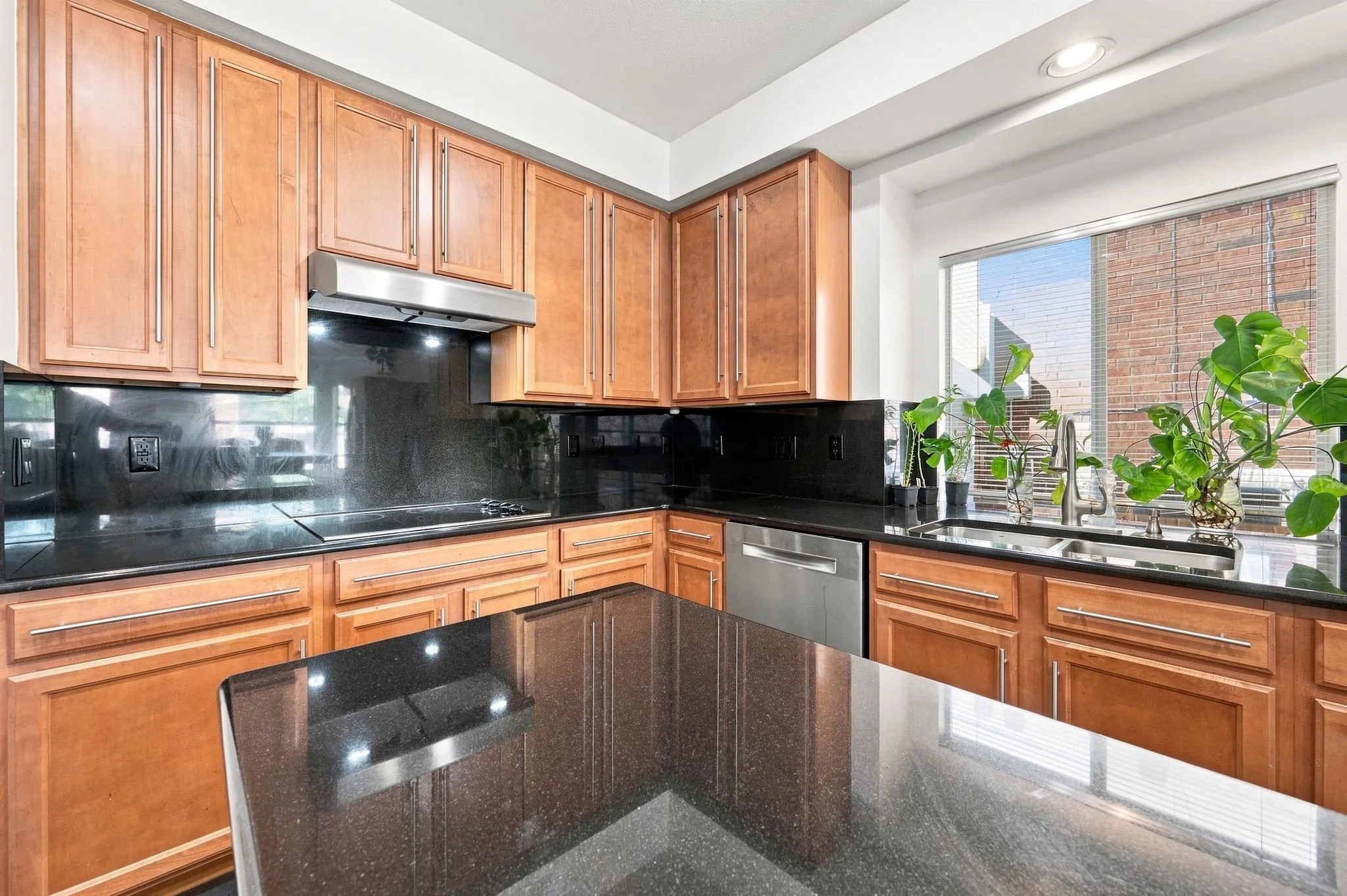 Single Family Residence For Sale in Tarrant County , 8125 Geranium Lane, Fort Worth, Texas 76123, 4 Bedroom, 4 Bathroom, 2 Garage spaces, 3,250 Sqft, built in 2004, mls#21380838, Real Estate Agent in Fort Worth, Homes For Sale in Tarrant county, Homes For Sale in Fort Worth, Realtor in Fort Worth Texas, Real Estate Brokerage Independent Realty Texas, Luminita Cordes Realtor