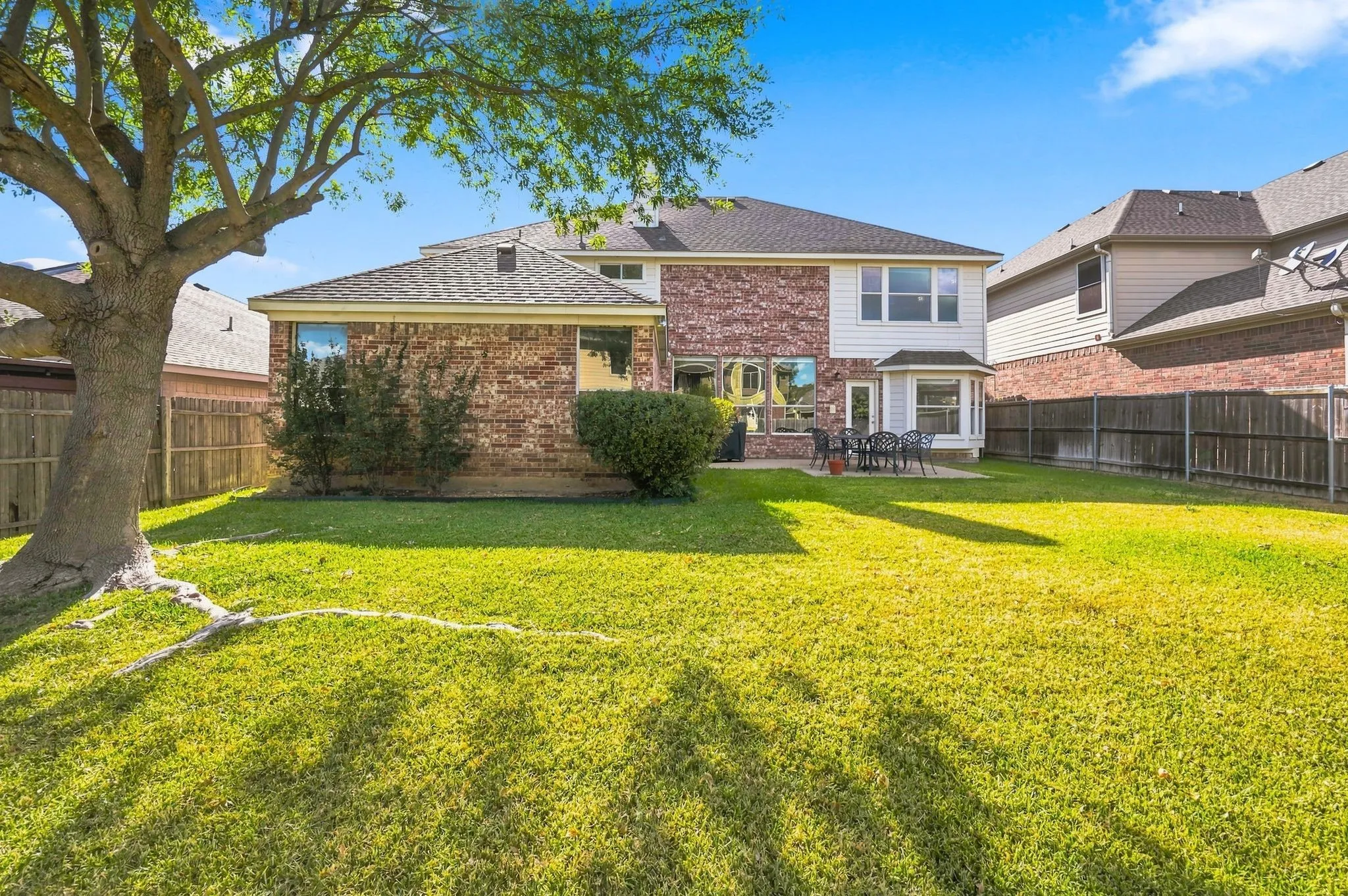 Single Family Residence For Sale in Tarrant County , 8125 Geranium Lane, Fort Worth, Texas 76123, 4 Bedroom, 4 Bathroom, 2 Garage spaces, 3,250 Sqft, built in 2004, mls#21380838, Real Estate Agent in Fort Worth, Homes For Sale in Tarrant county, Homes For Sale in Fort Worth, Realtor in Fort Worth Texas, Real Estate Brokerage Independent Realty Texas, Luminita Cordes Realtor
