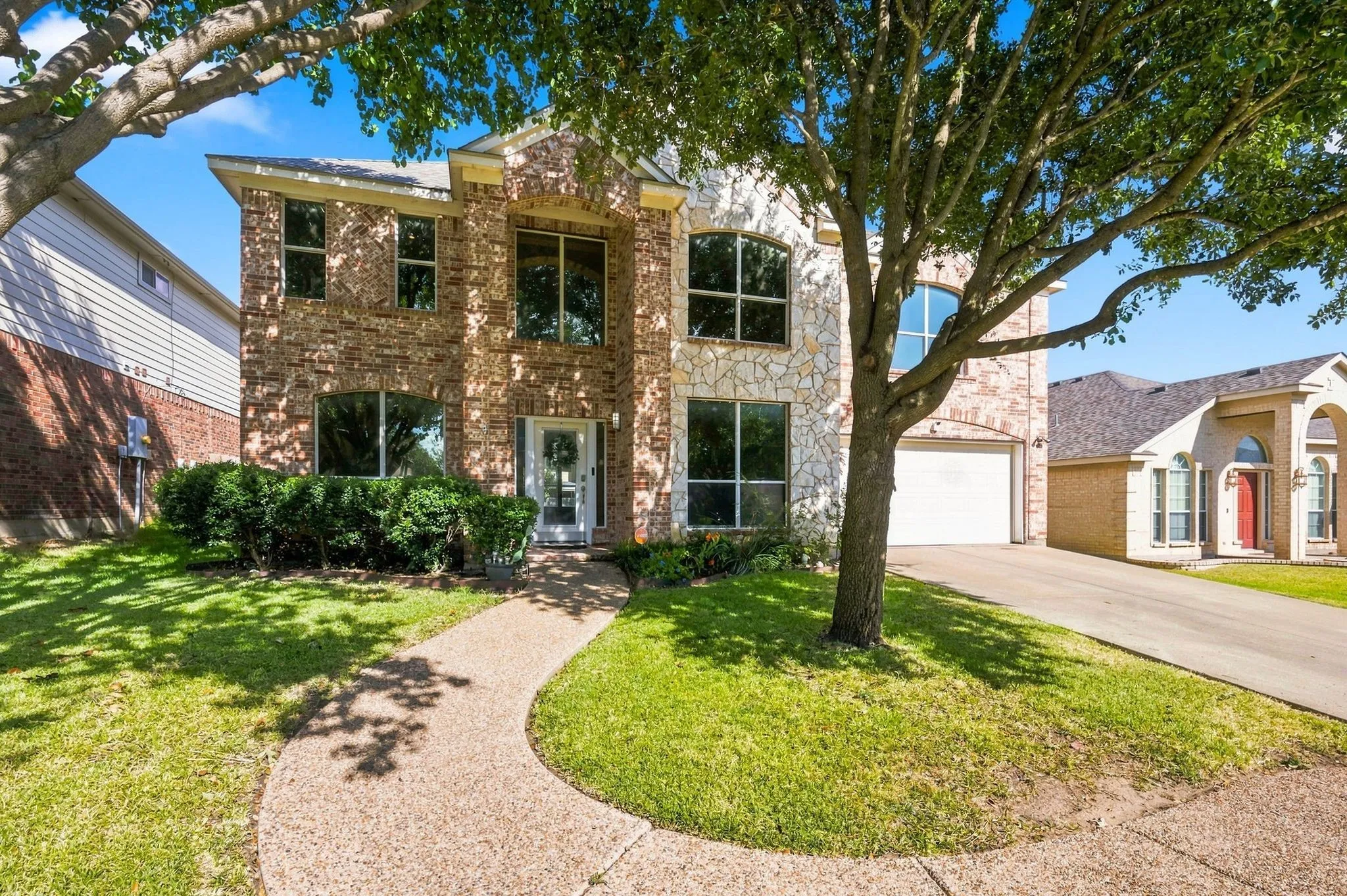 Single Family Residence For Sale in Tarrant County , 8125 Geranium Lane, Fort Worth, Texas 76123, 4 Bedroom, 4 Bathroom, 2 Garage spaces, 3,250 Sqft, built in 2004, mls#21380838, Real Estate Agent in Fort Worth, Homes For Sale in Tarrant county, Homes For Sale in Fort Worth, Realtor in Fort Worth Texas, Real Estate Brokerage Independent Realty Texas, Luminita Cordes Realtor