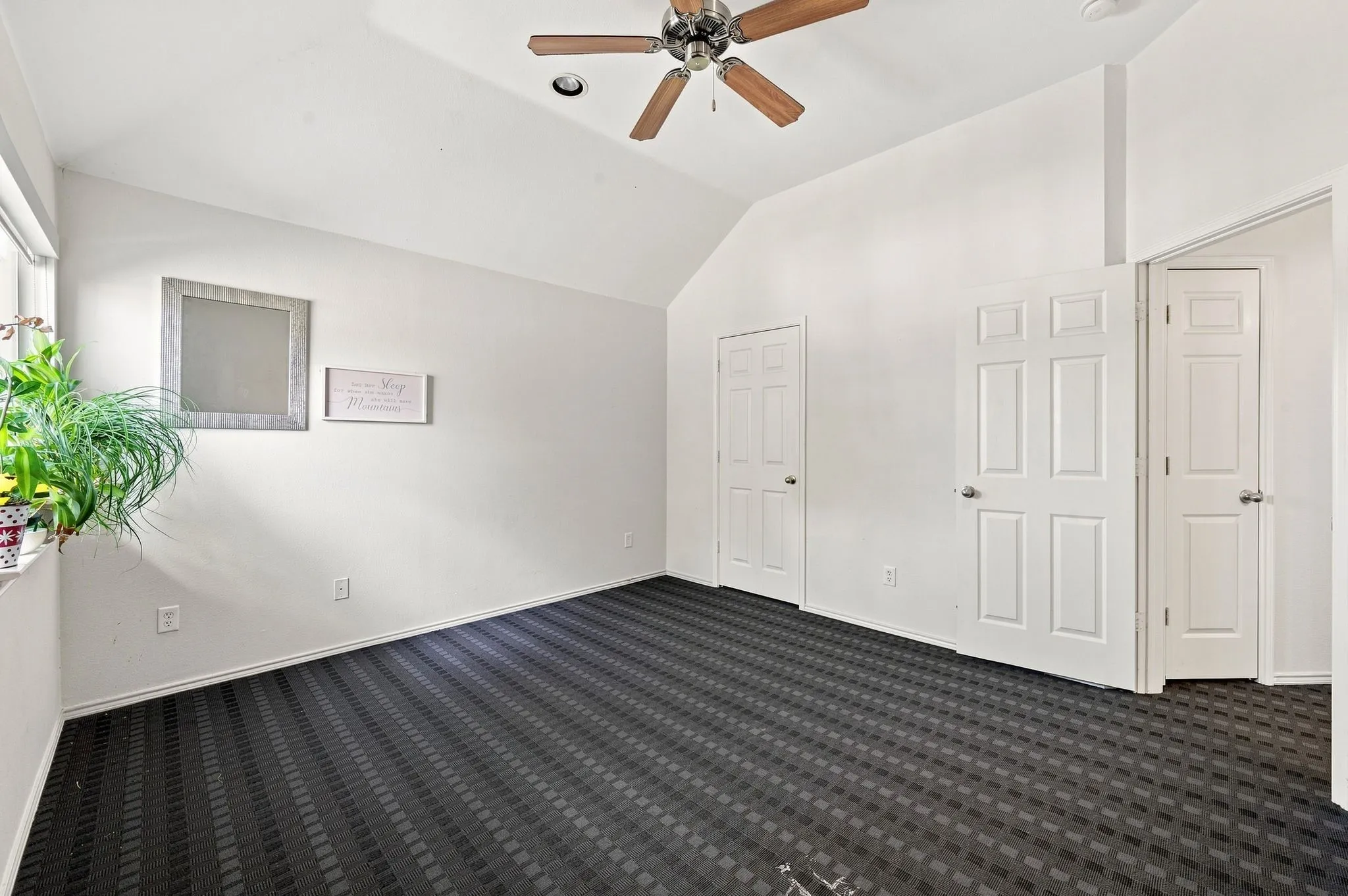 Single Family Residence For Sale in Tarrant County , 8125 Geranium Lane, Fort Worth, Texas 76123, 4 Bedroom, 4 Bathroom, 2 Garage spaces, 3,250 Sqft, built in 2004, mls#21380838, Real Estate Agent in Fort Worth, Homes For Sale in Tarrant county, Homes For Sale in Fort Worth, Realtor in Fort Worth Texas, Real Estate Brokerage Independent Realty Texas, Luminita Cordes Realtor