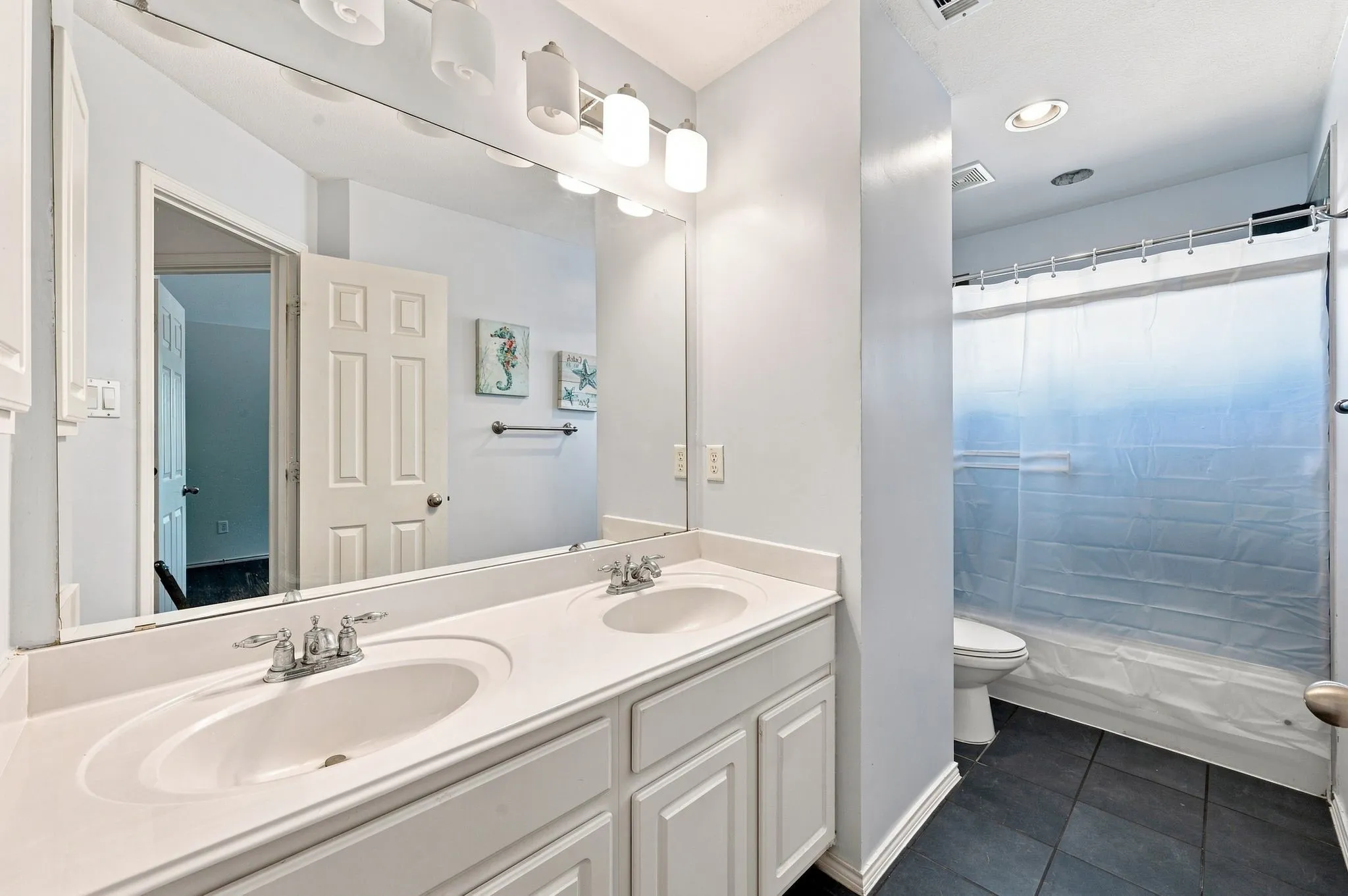 Single Family Residence For Sale in Tarrant County , 8125 Geranium Lane, Fort Worth, Texas 76123, 4 Bedroom, 4 Bathroom, 2 Garage spaces, 3,250 Sqft, built in 2004, mls#21380838, Real Estate Agent in Fort Worth, Homes For Sale in Tarrant county, Homes For Sale in Fort Worth, Realtor in Fort Worth Texas, Real Estate Brokerage Independent Realty Texas, Luminita Cordes Realtor