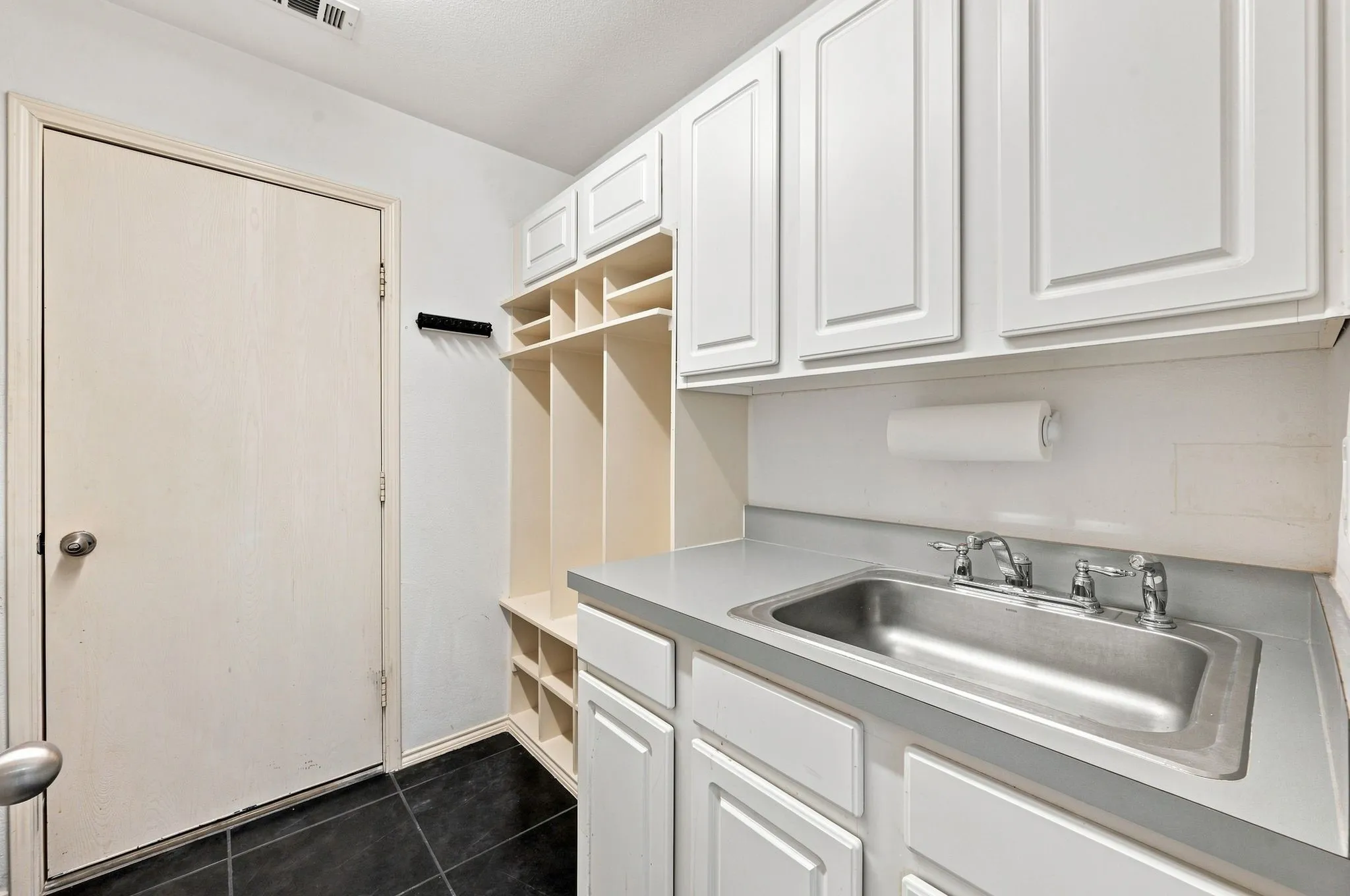 Single Family Residence For Sale in Tarrant County , 8125 Geranium Lane, Fort Worth, Texas 76123, 4 Bedroom, 4 Bathroom, 2 Garage spaces, 3,250 Sqft, built in 2004, mls#21380838, Real Estate Agent in Fort Worth, Homes For Sale in Tarrant county, Homes For Sale in Fort Worth, Realtor in Fort Worth Texas, Real Estate Brokerage Independent Realty Texas, Luminita Cordes Realtor
