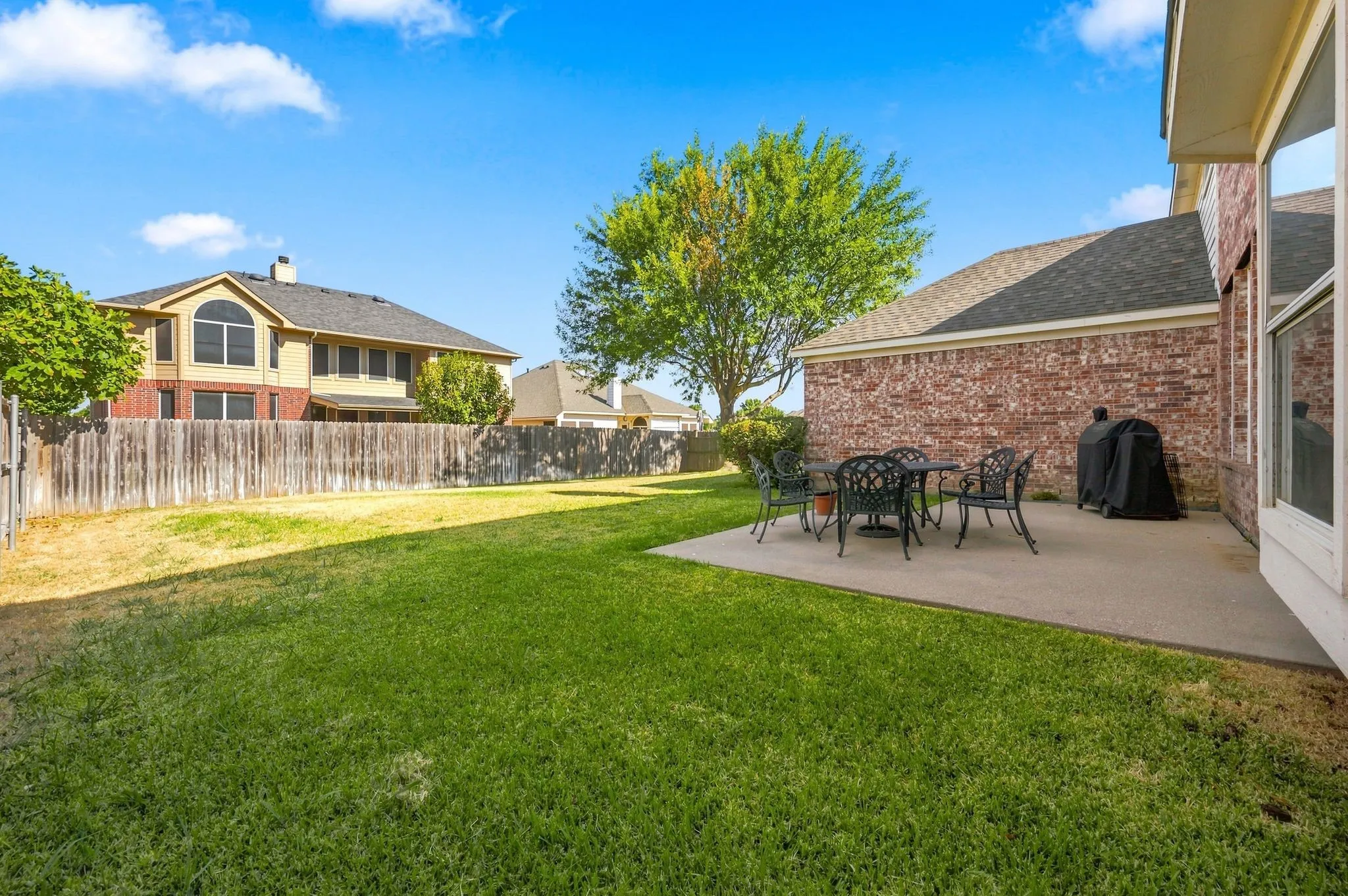 Single Family Residence For Sale in Tarrant County , 8125 Geranium Lane, Fort Worth, Texas 76123, 4 Bedroom, 4 Bathroom, 2 Garage spaces, 3,250 Sqft, built in 2004, mls#21380838, Real Estate Agent in Fort Worth, Homes For Sale in Tarrant county, Homes For Sale in Fort Worth, Realtor in Fort Worth Texas, Real Estate Brokerage Independent Realty Texas, Luminita Cordes Realtor