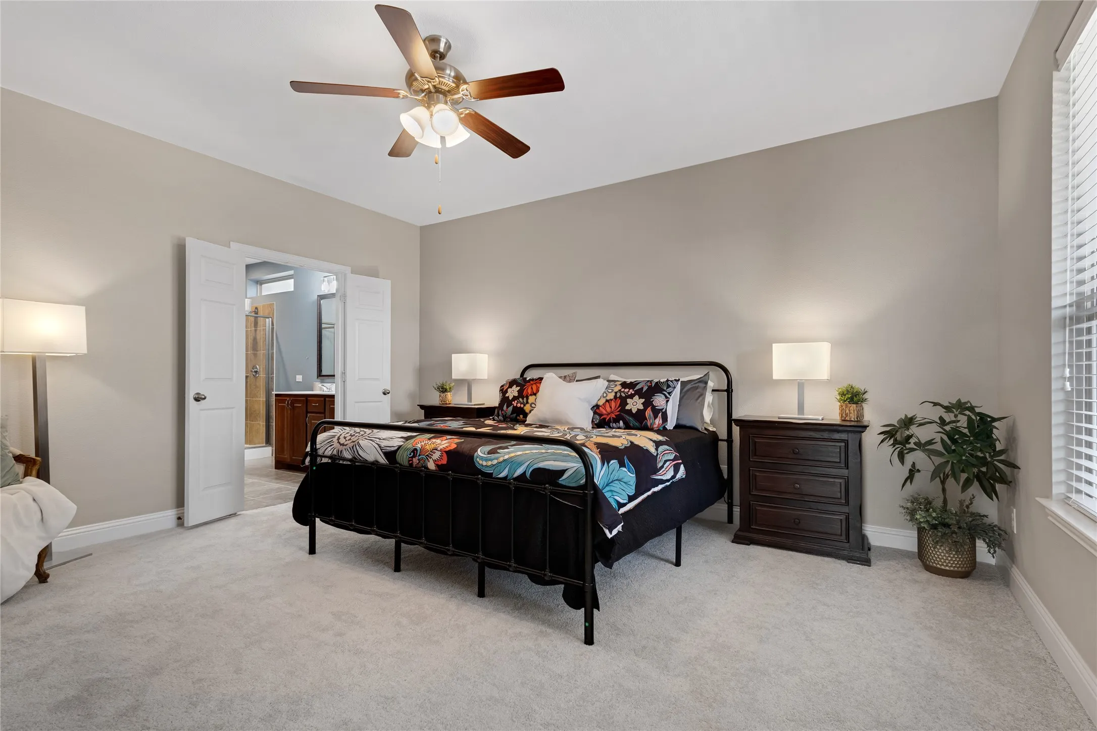 Single Family Residence For Sale in Denton County , 288 Hilltop Drive, Justin, Texas 76247, 4 Bedroom, 3 Bathroom, 3 Garage spaces, 2,829 Sqft, built in 2017, mls#21381131, Real Estate Agent in Justin, Homes For Sale in Denton county, Homes For Sale in Justin, Realtor in Justin Texas, Real Estate Brokerage Independent Realty Texas, Luminita Cordes Realtor