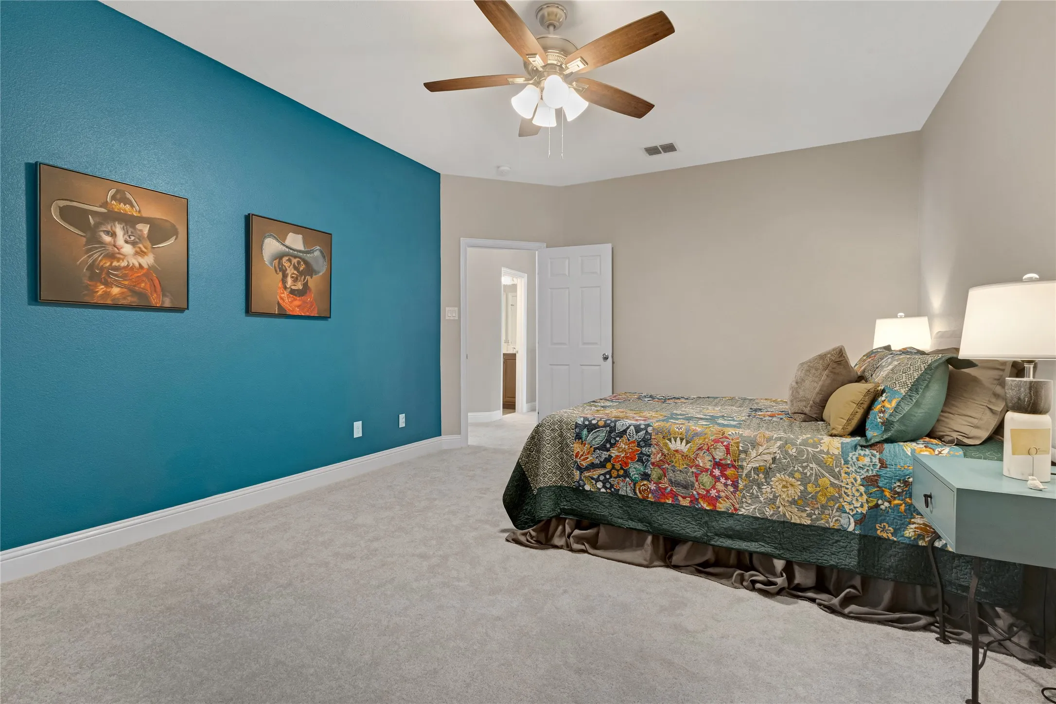 Single Family Residence For Sale in Denton County , 288 Hilltop Drive, Justin, Texas 76247, 4 Bedroom, 3 Bathroom, 3 Garage spaces, 2,829 Sqft, built in 2017, mls#21381131, Real Estate Agent in Justin, Homes For Sale in Denton county, Homes For Sale in Justin, Realtor in Justin Texas, Real Estate Brokerage Independent Realty Texas, Luminita Cordes Realtor