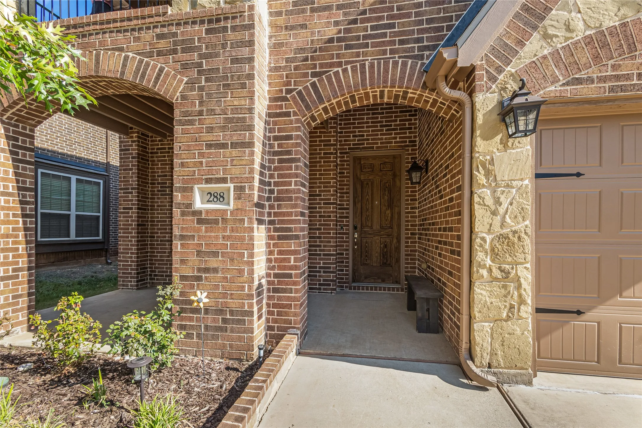 Single Family Residence For Sale in Denton County , 288 Hilltop Drive, Justin, Texas 76247, 4 Bedroom, 3 Bathroom, 3 Garage spaces, 2,829 Sqft, built in 2017, mls#21381131, Real Estate Agent in Justin, Homes For Sale in Denton county, Homes For Sale in Justin, Realtor in Justin Texas, Real Estate Brokerage Independent Realty Texas, Luminita Cordes Realtor