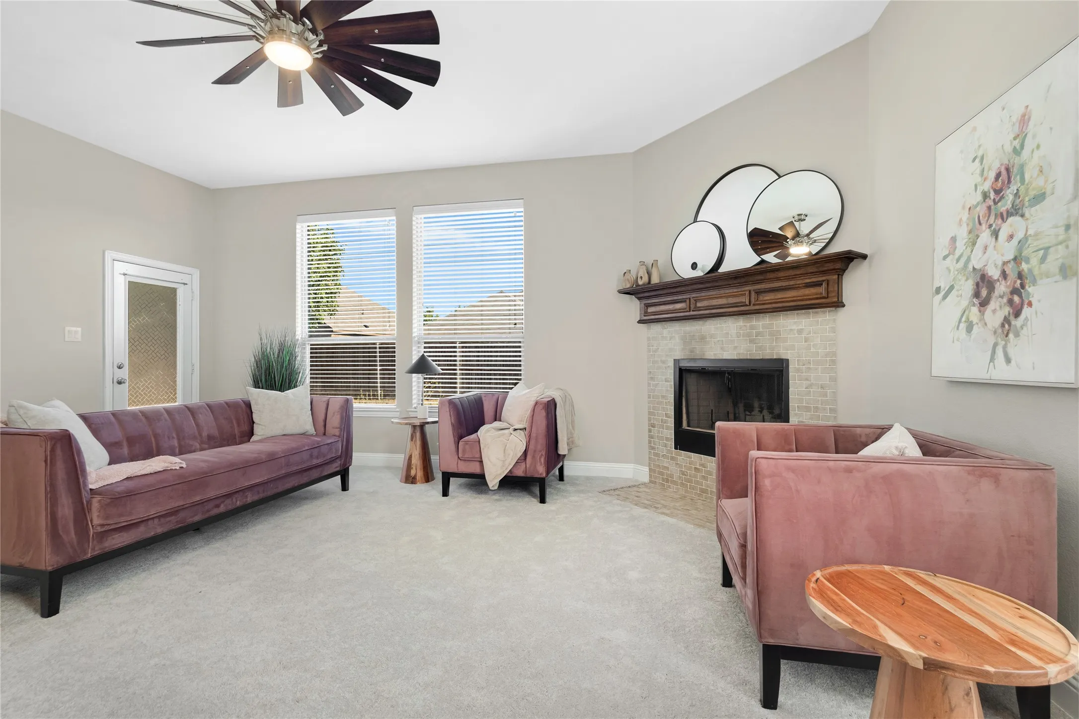 Single Family Residence For Sale in Denton County , 288 Hilltop Drive, Justin, Texas 76247, 4 Bedroom, 3 Bathroom, 3 Garage spaces, 2,829 Sqft, built in 2017, mls#21381131, Real Estate Agent in Justin, Homes For Sale in Denton county, Homes For Sale in Justin, Realtor in Justin Texas, Real Estate Brokerage Independent Realty Texas, Luminita Cordes Realtor