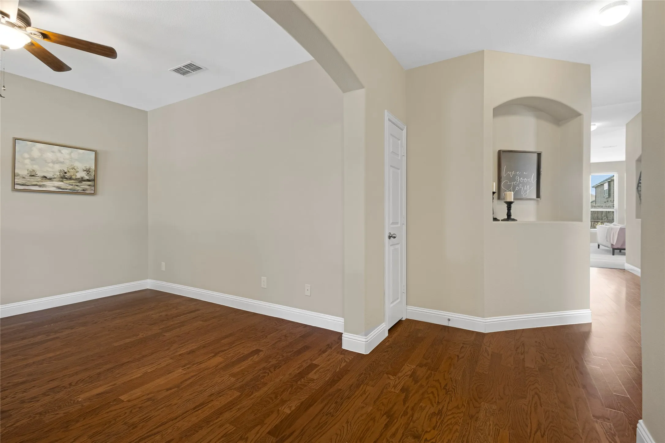 Single Family Residence For Sale in Denton County , 288 Hilltop Drive, Justin, Texas 76247, 4 Bedroom, 3 Bathroom, 3 Garage spaces, 2,829 Sqft, built in 2017, mls#21381131, Real Estate Agent in Justin, Homes For Sale in Denton county, Homes For Sale in Justin, Realtor in Justin Texas, Real Estate Brokerage Independent Realty Texas, Luminita Cordes Realtor
