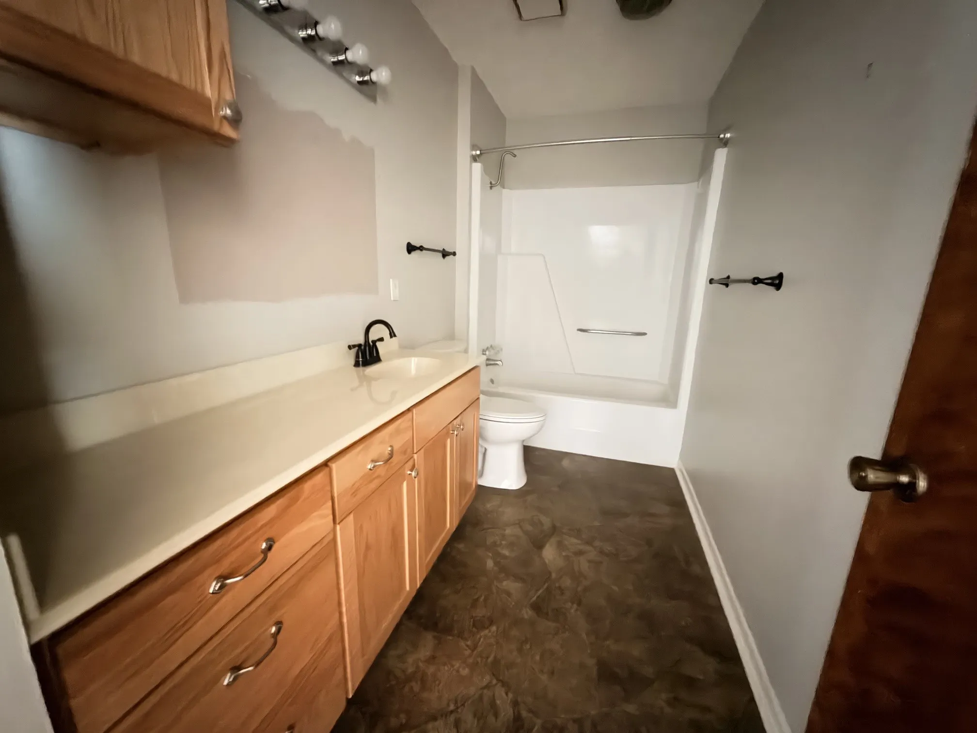 Single Family Residence For Sale in Grayson County , 2307 Arapaho Drive, Denison, Texas 75020, 2 Bedroom, 2 Bathroom, 2 Garage spaces, 1,239 Sqft, built in 1983, mls#21376585, Real Estate Agent in Denison, Homes For Sale in Grayson county, Homes For Sale in Denison, Realtor in Denison Texas, Real Estate Brokerage Independent Realty Texas, Luminita Cordes Realtor