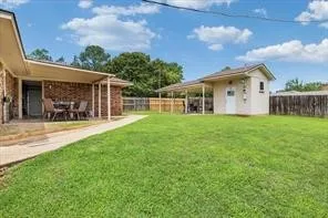Single Family Residence For Sale in Grayson County , 2307 Arapaho Drive, Denison, Texas 75020, 2 Bedroom, 2 Bathroom, 2 Garage spaces, 1,239 Sqft, built in 1983, mls#21376585, Real Estate Agent in Denison, Homes For Sale in Grayson county, Homes For Sale in Denison, Realtor in Denison Texas, Real Estate Brokerage Independent Realty Texas, Luminita Cordes Realtor