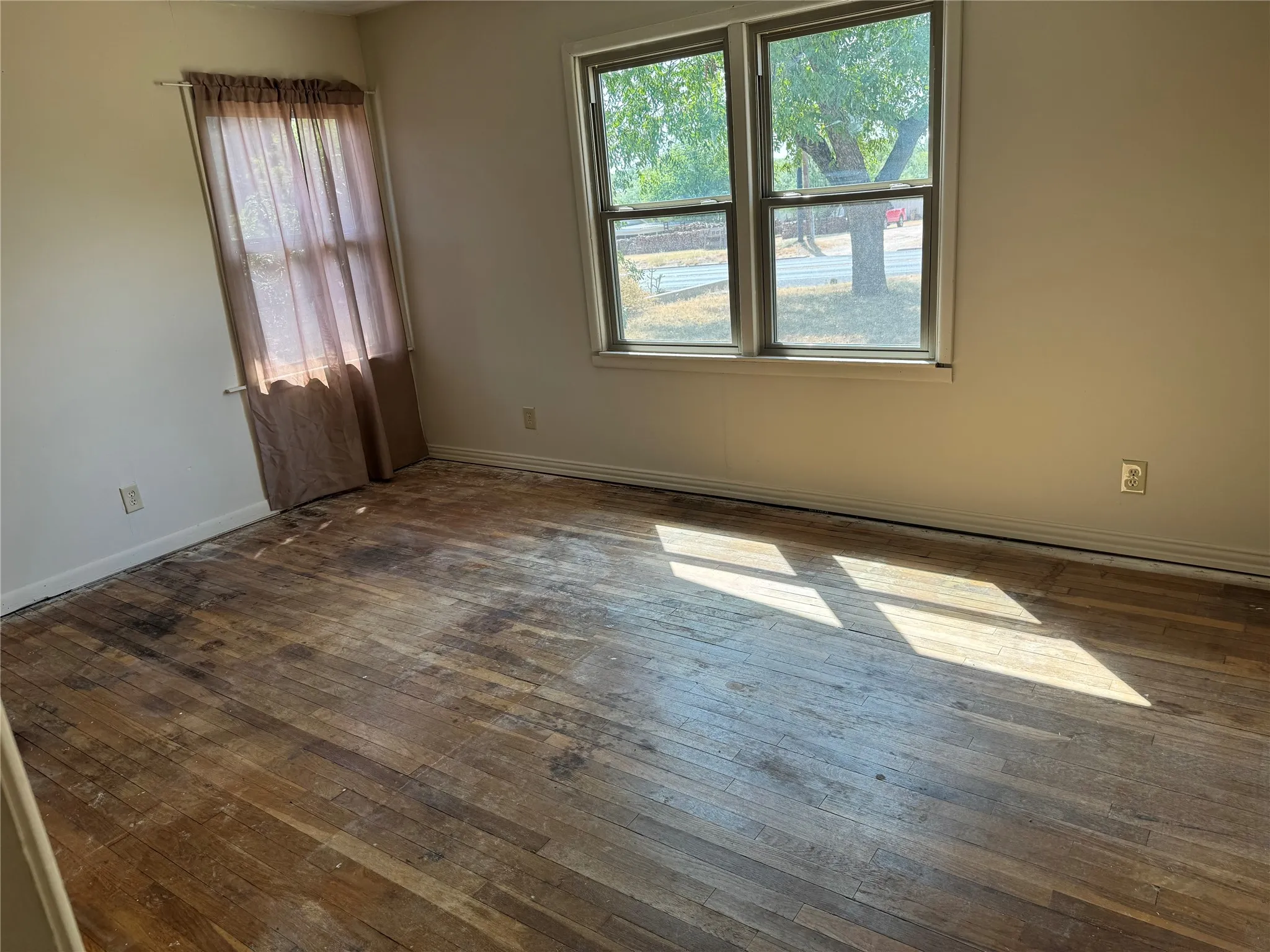 Front bedroom.